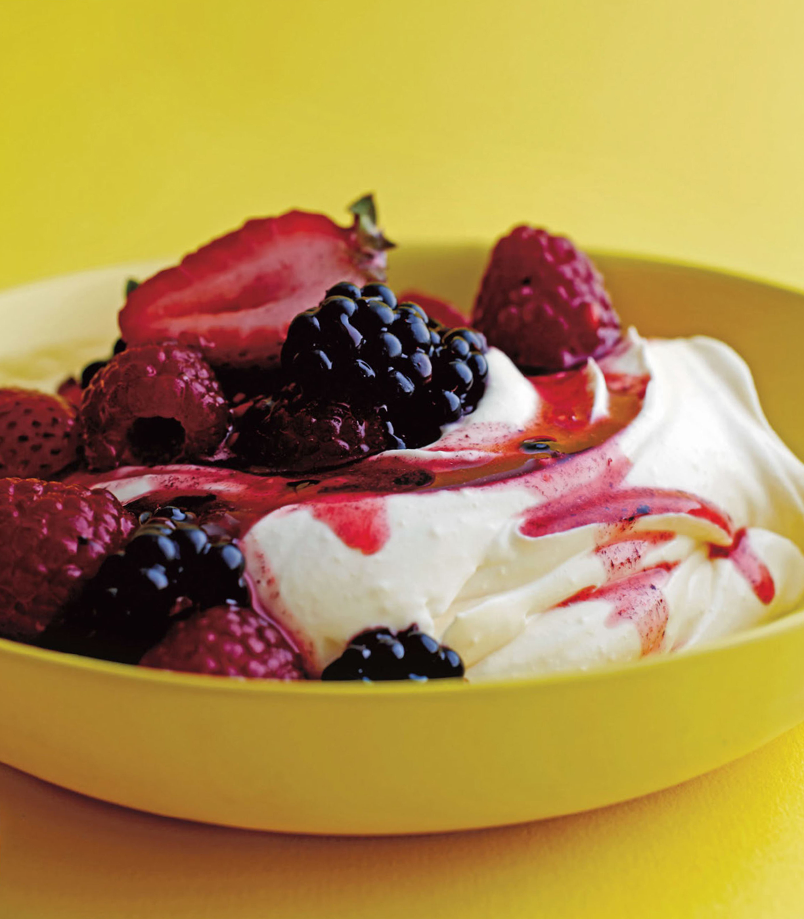 Supa-thick yoghurt and berries