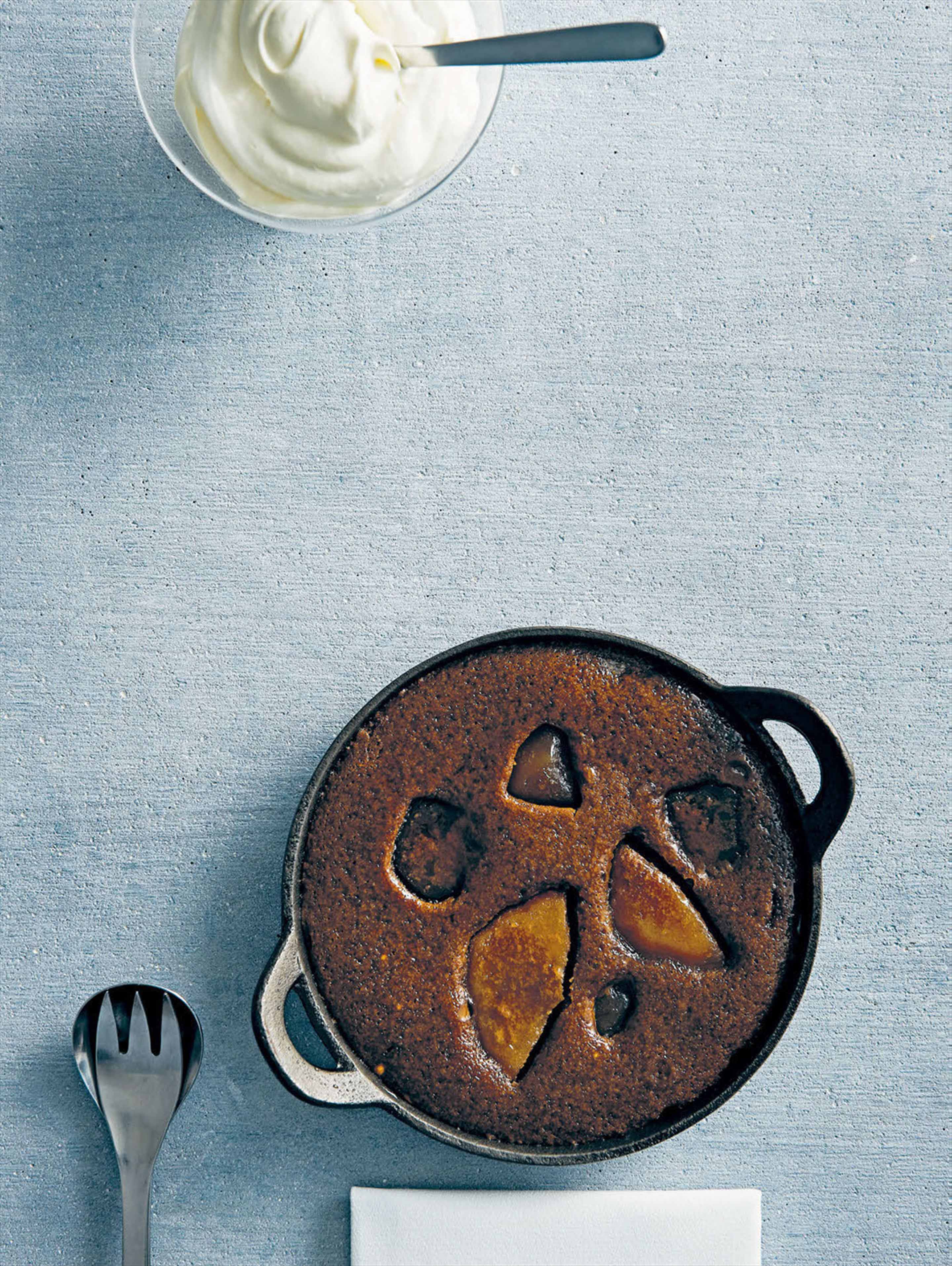 Gingerbread pudding, poached pear, vanilla cream