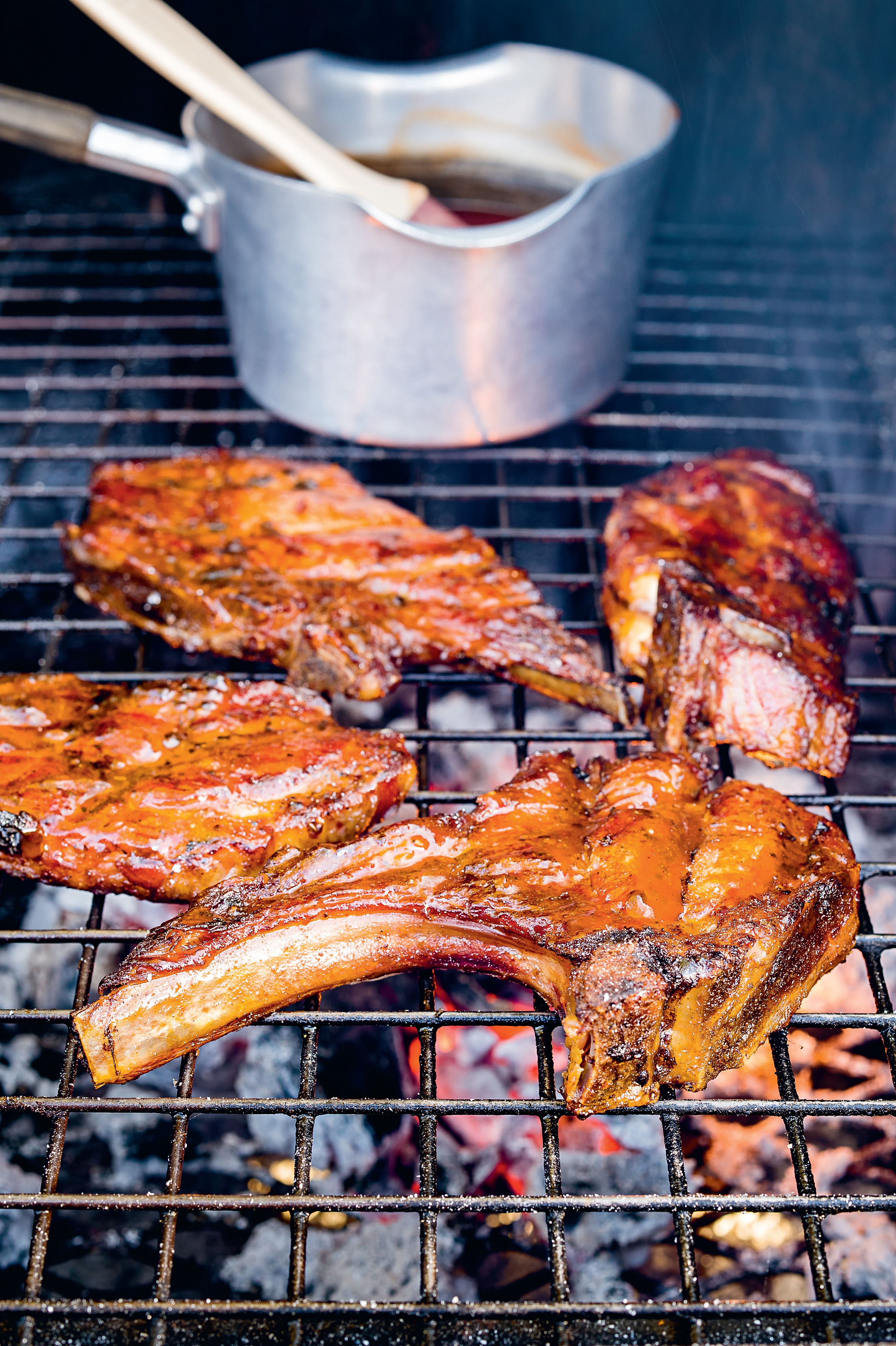 Country-style pork ribs with West country cider liquor