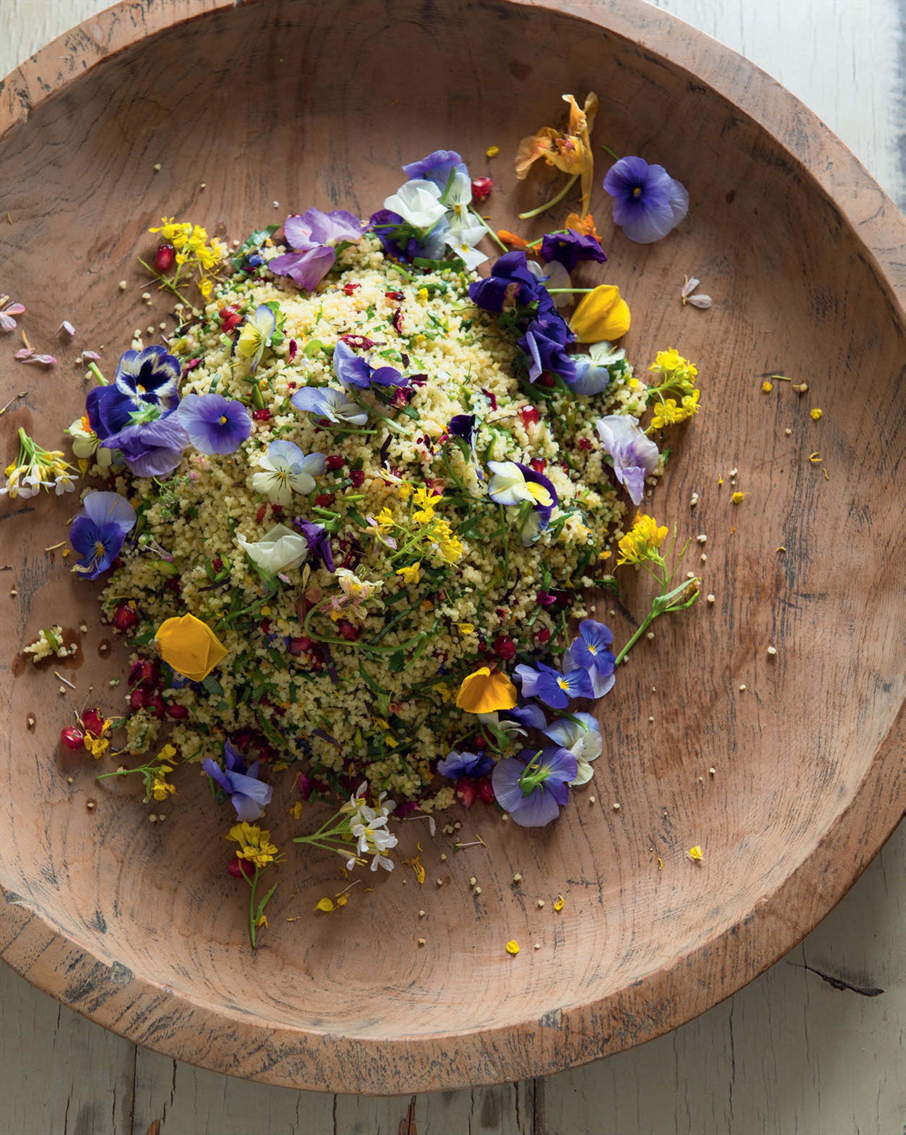 Wedding couscous with herbs & flowers