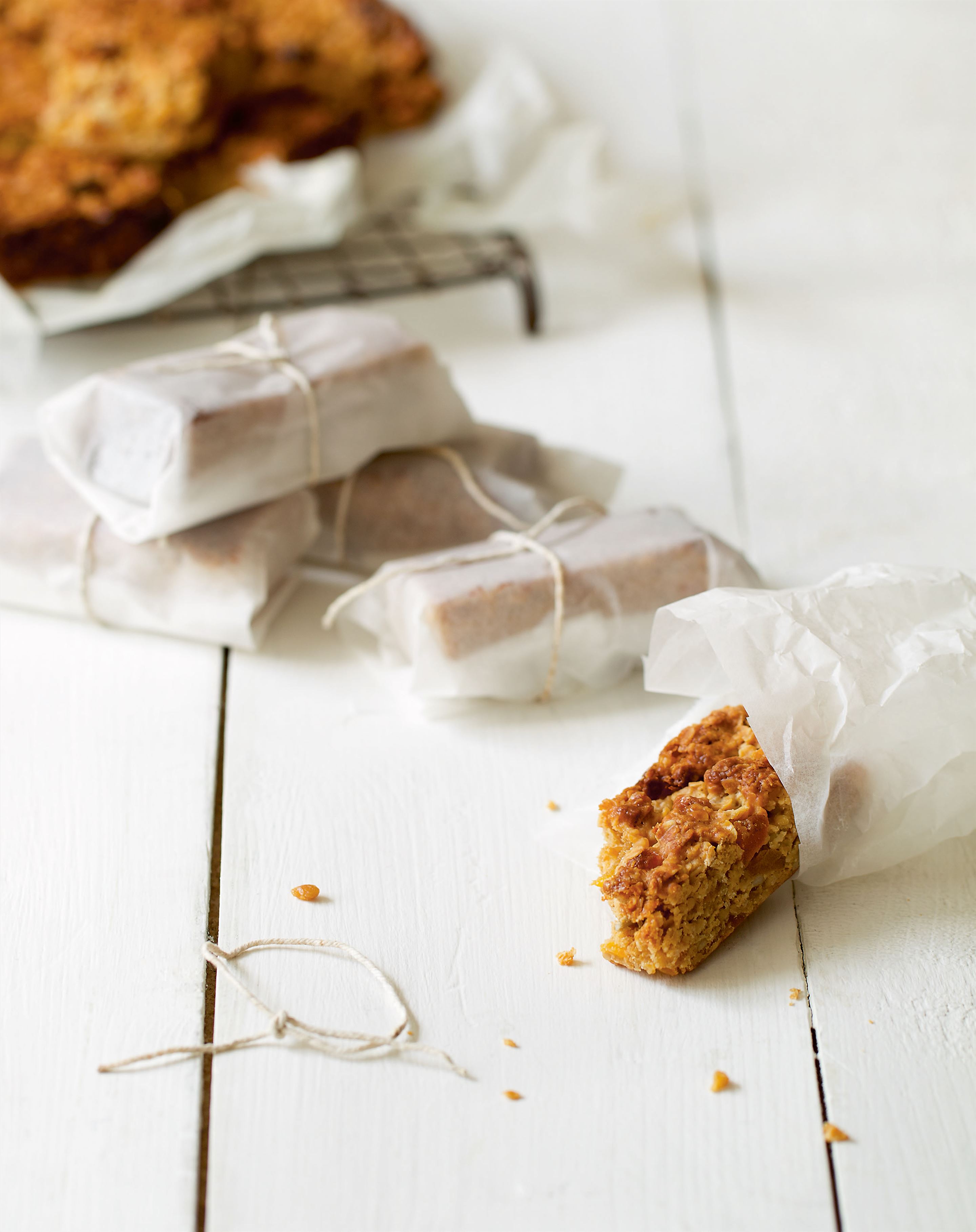 Toffee and apricot breakfast bars