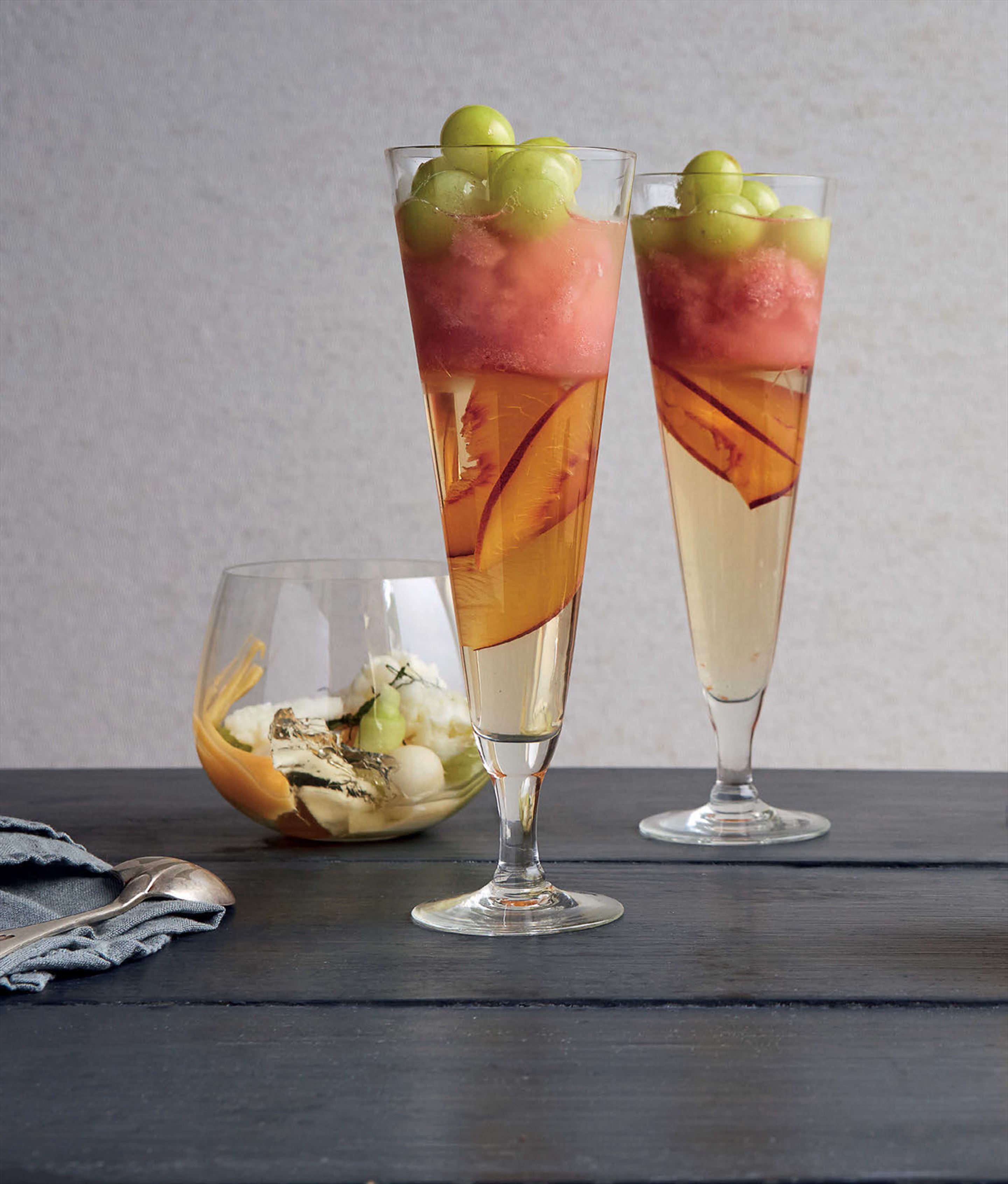 ‘Bellini’ with fizzy grapes