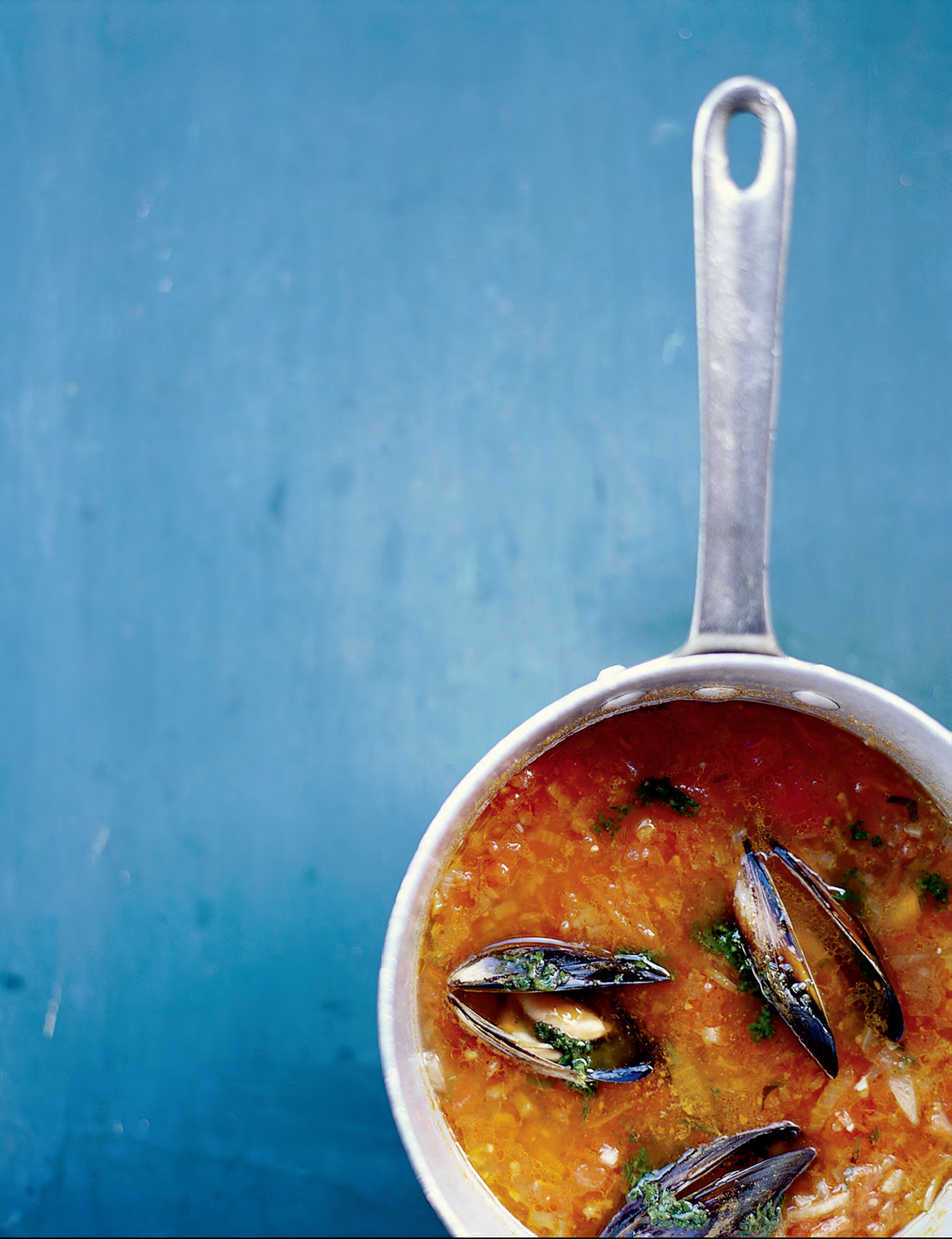 Mussel, tomato and basil soup