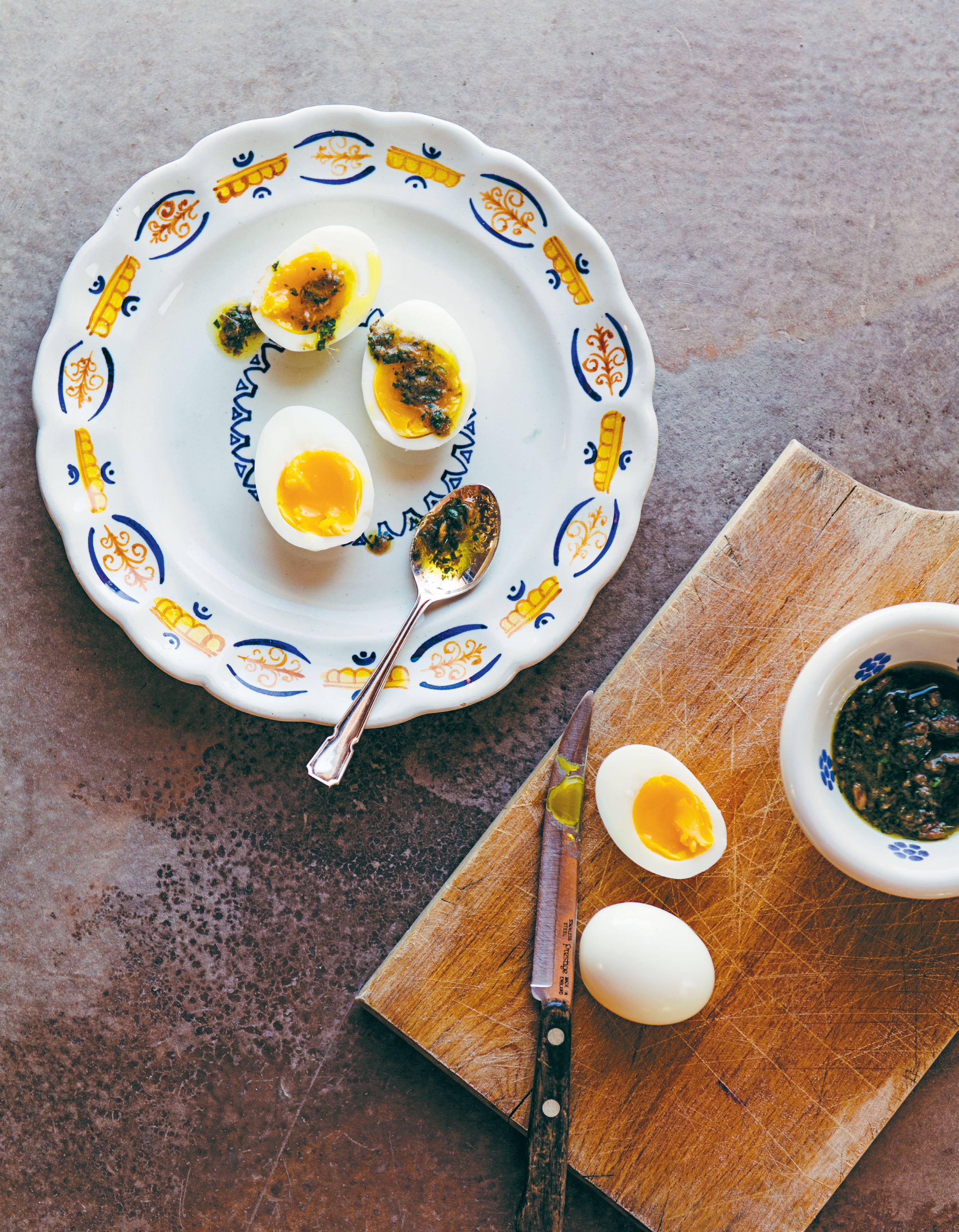 Boiled eggs with anchovy sauce