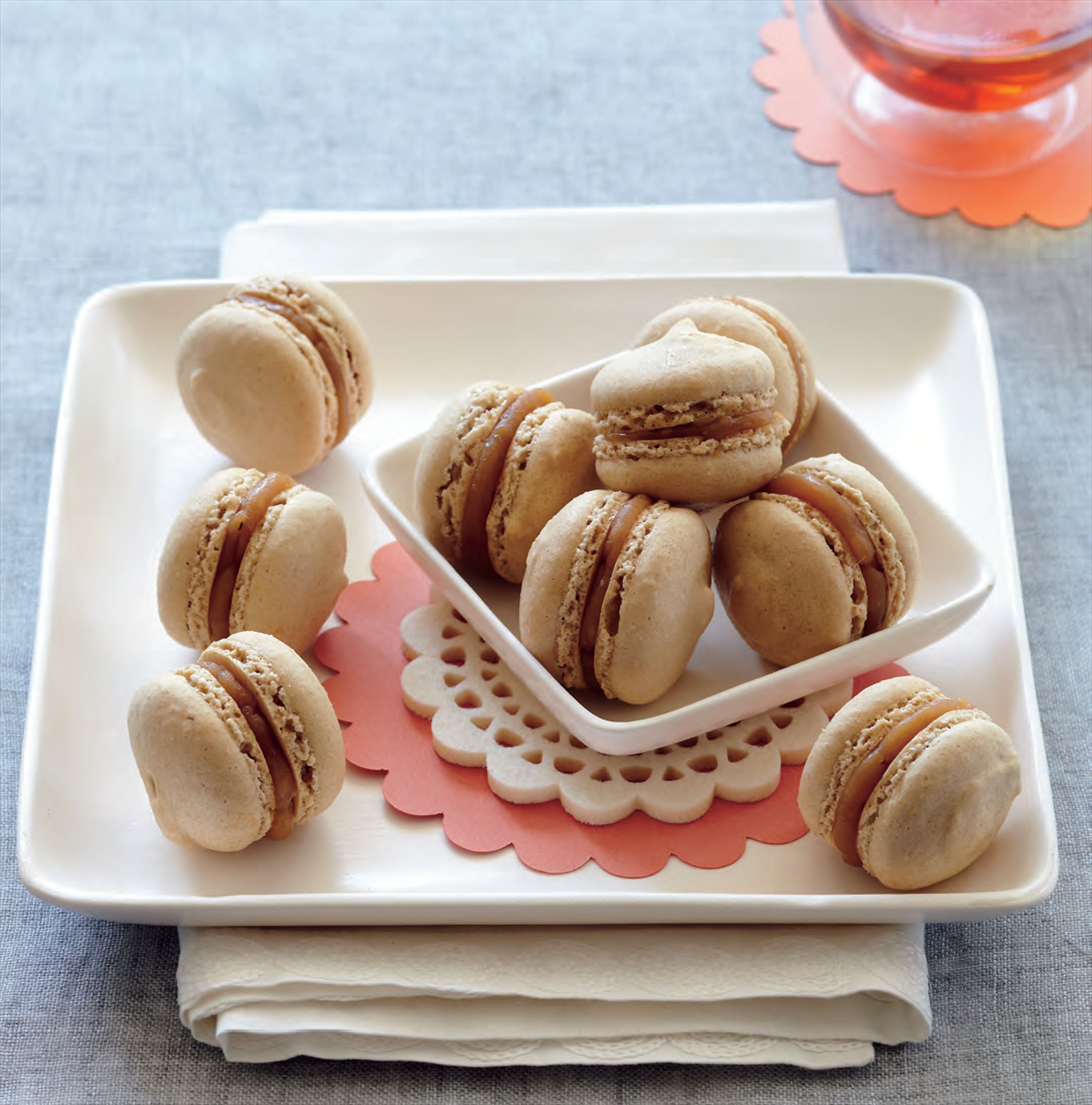 Peanut macarons with salted caramel