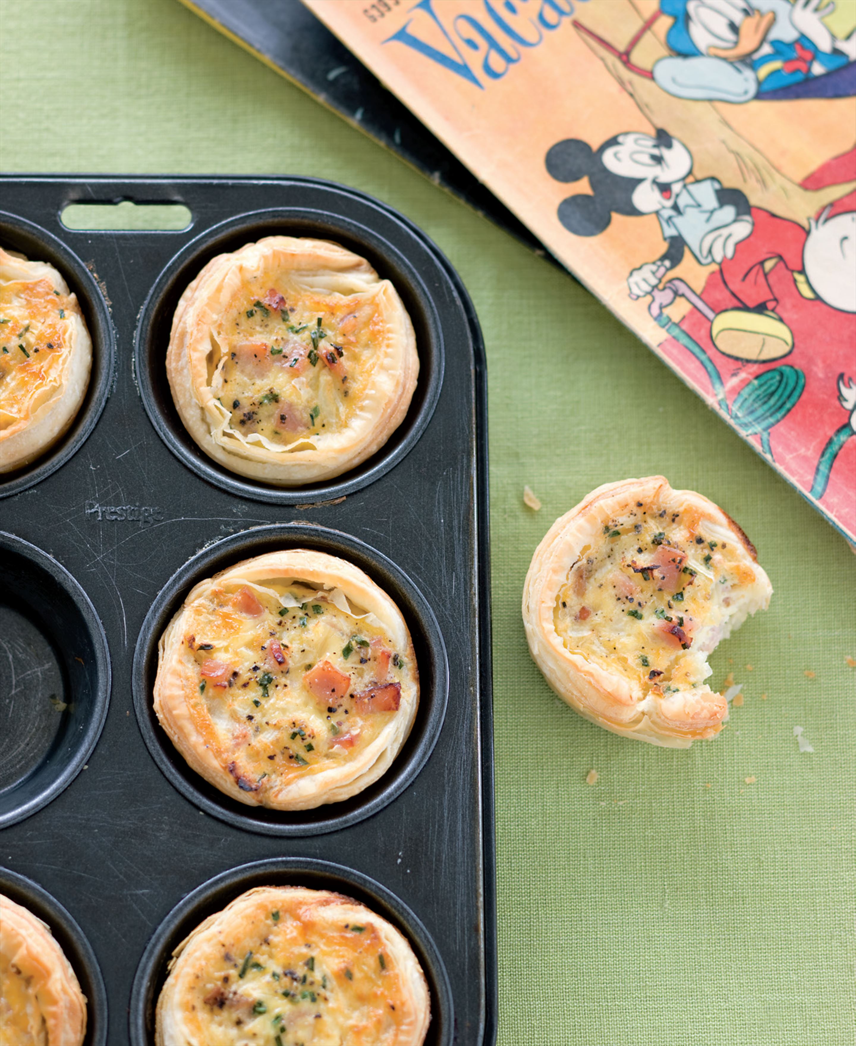 Little egg and bacon breakfast pies