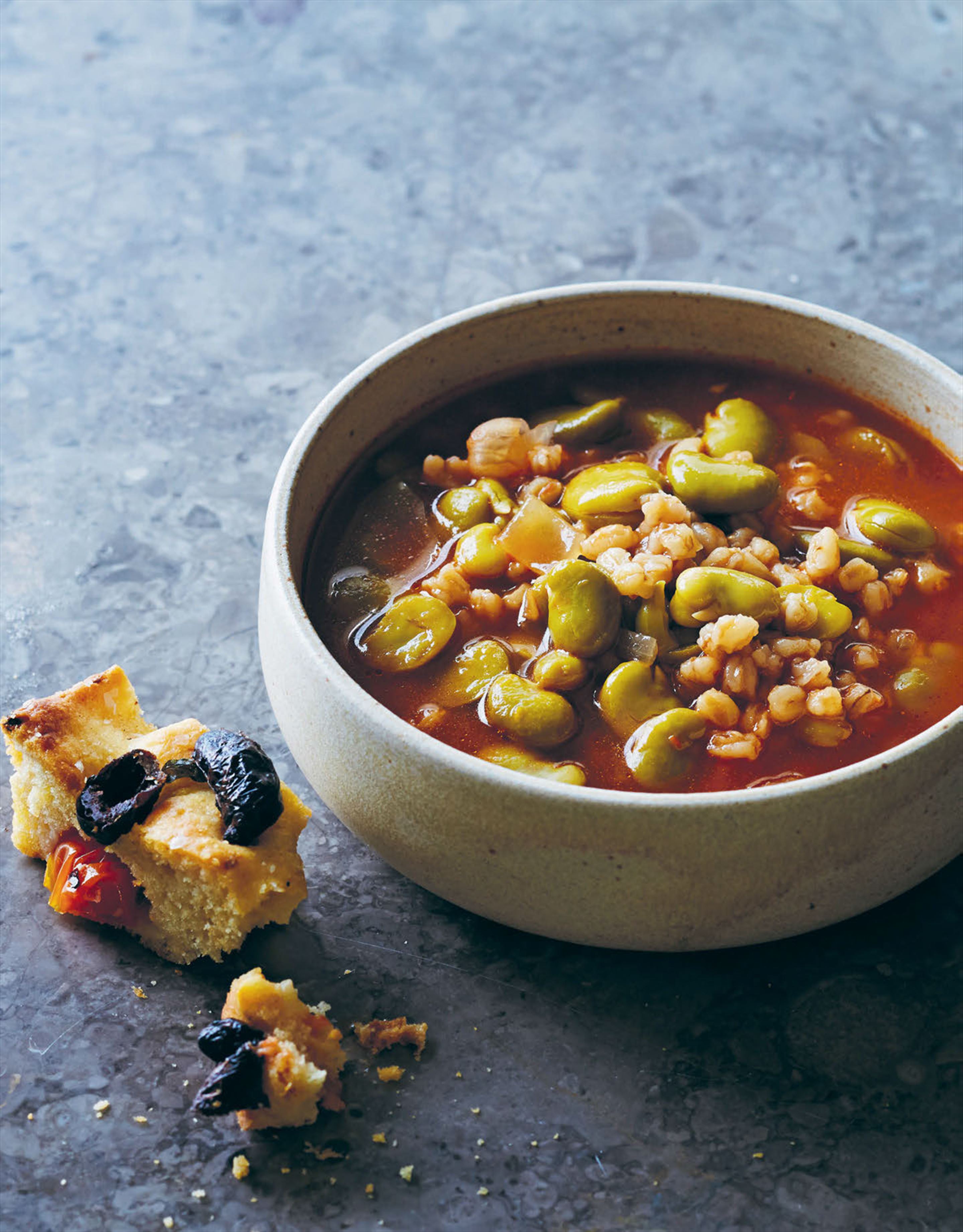 Broad bean soup