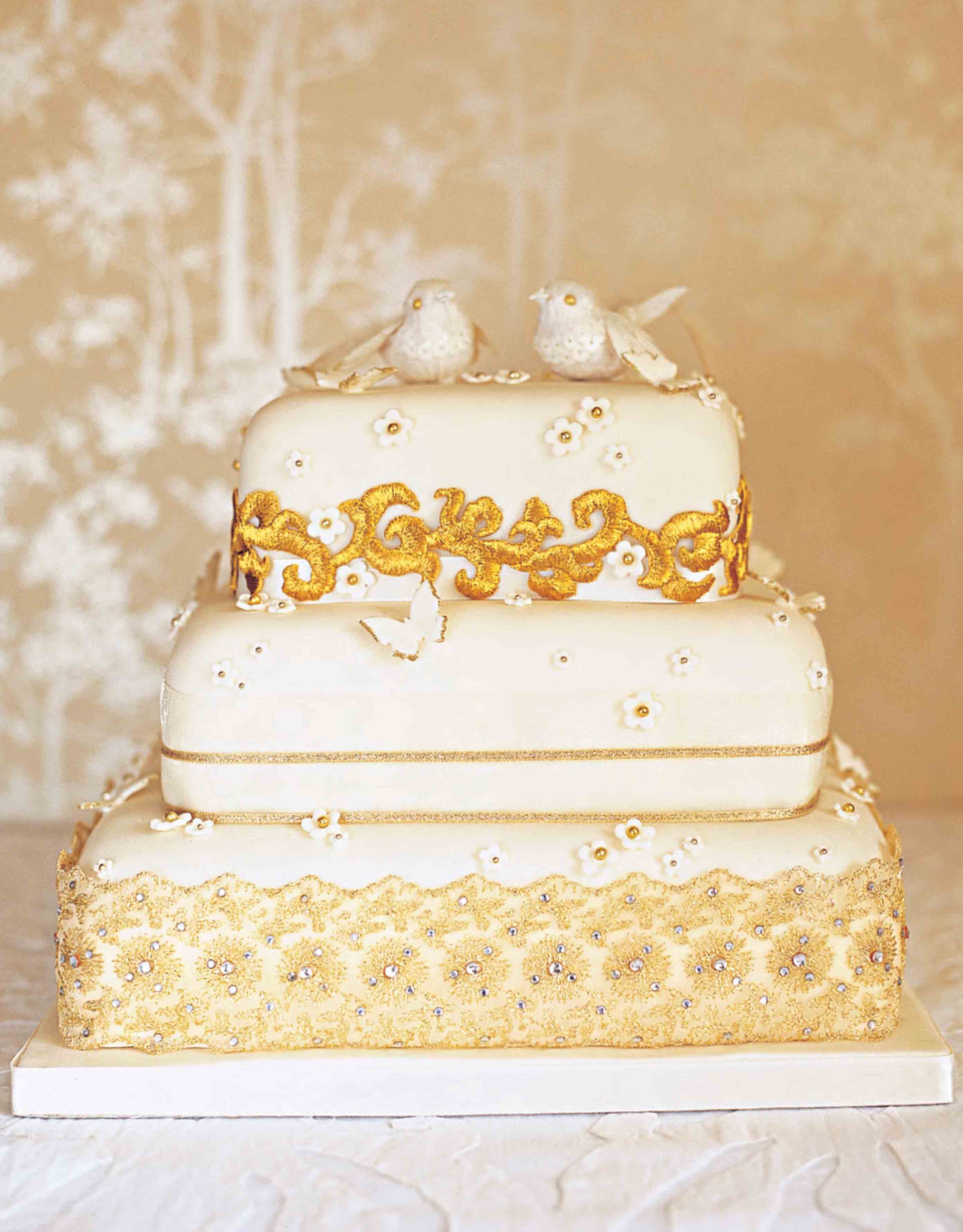 Vintage glamour wedding cake