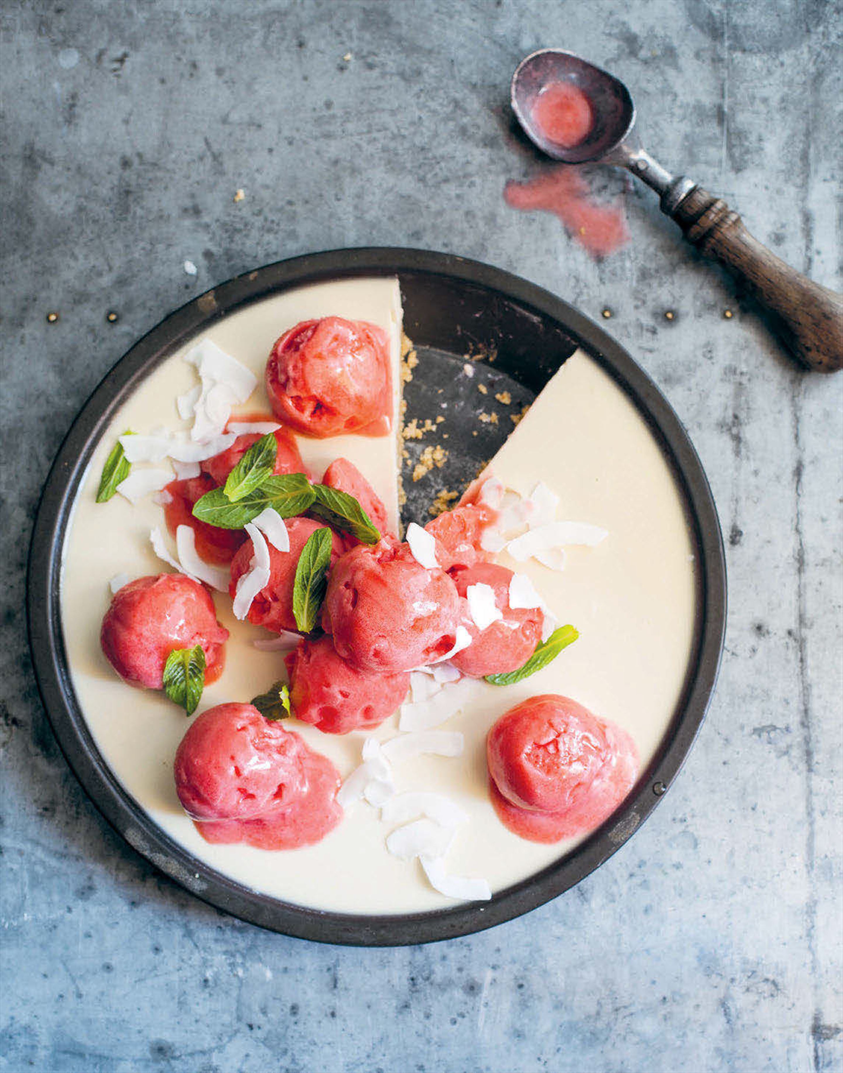 Coconut pie with watermelon and mint