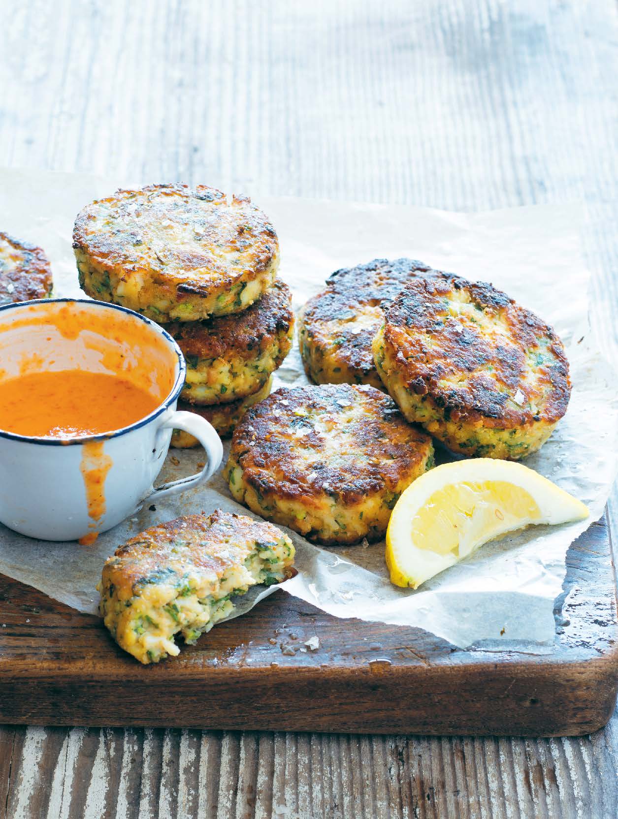 Crab cakes with red mayonnaise