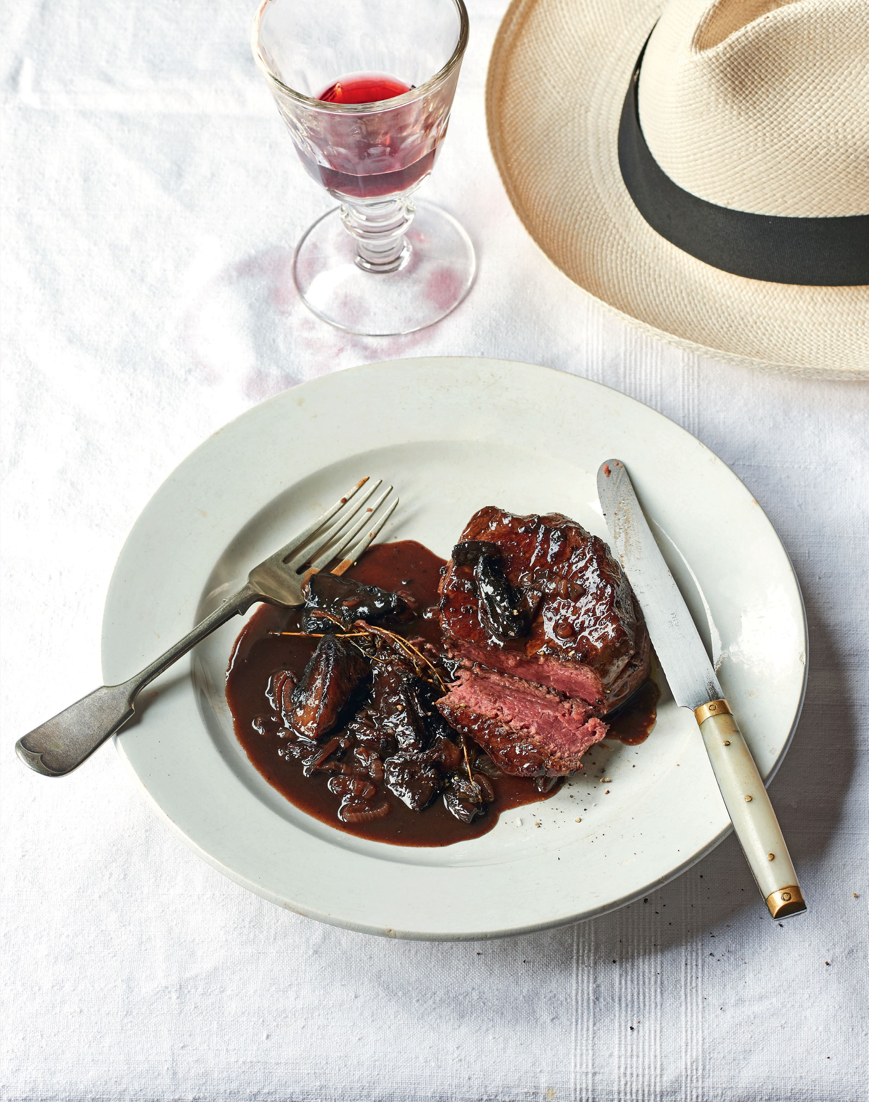 Fillet steak with Bordelaise sauce
