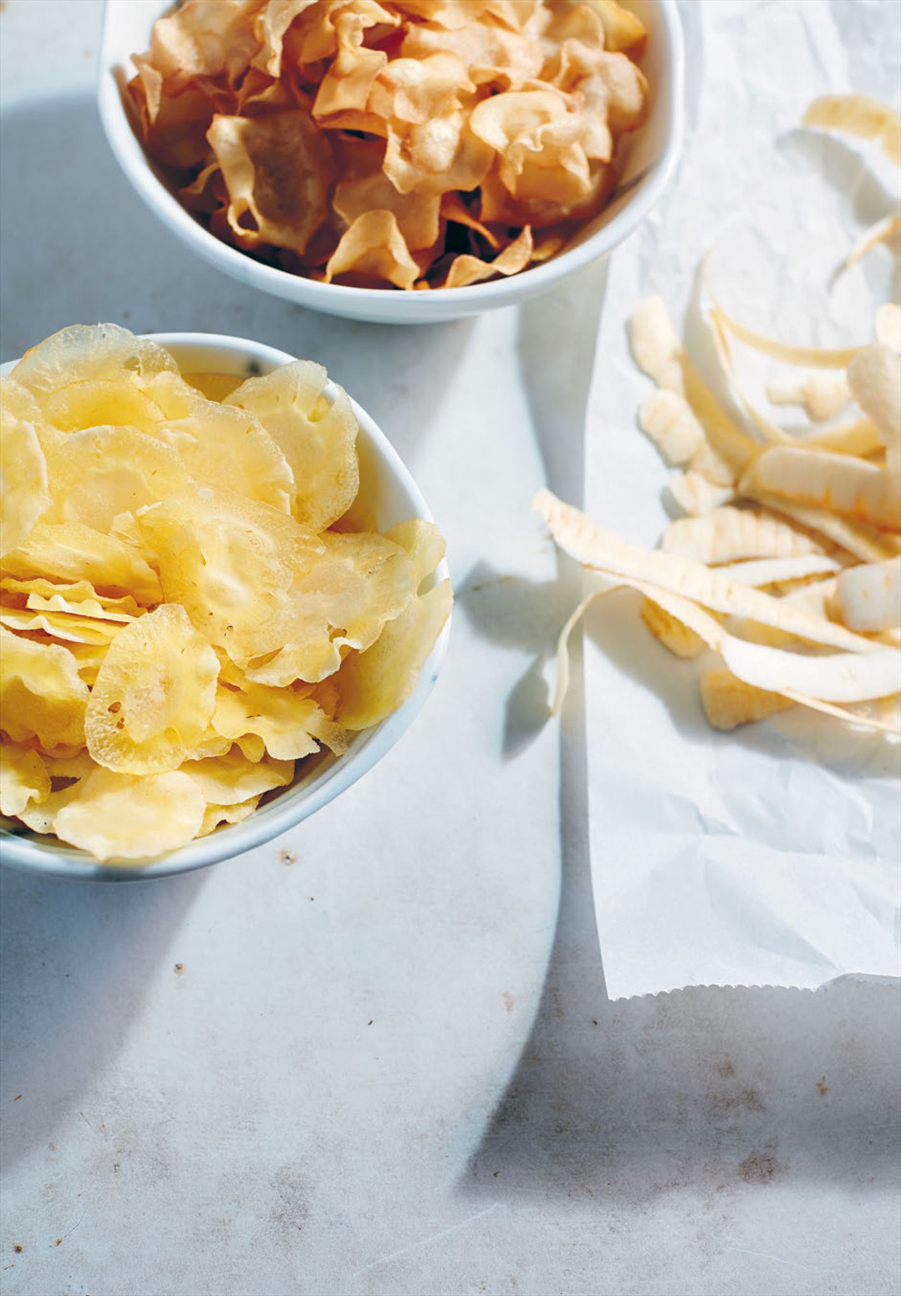 Sweet and savoury parsnip chips