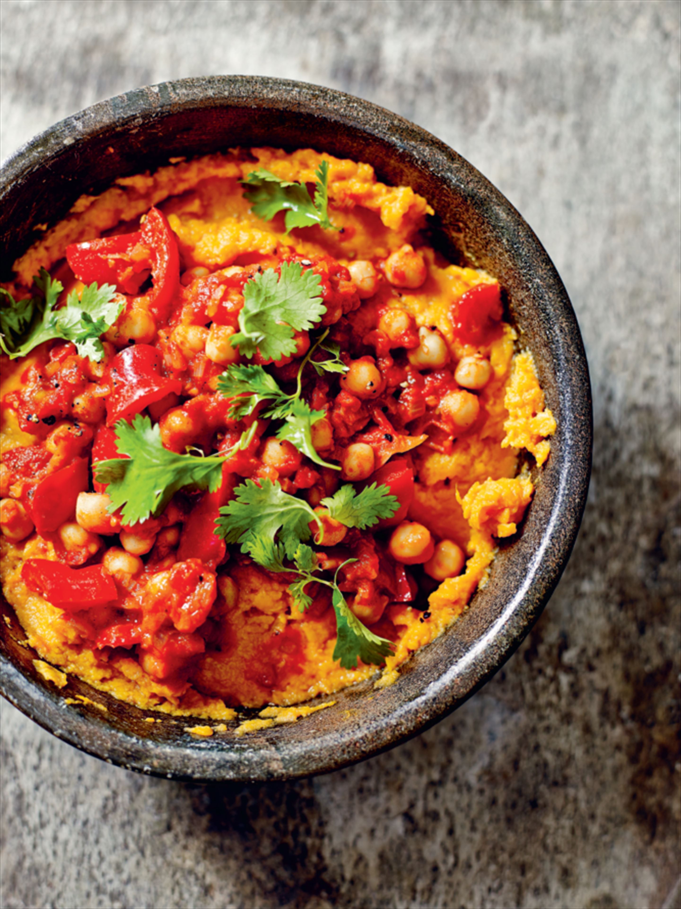 Chickpea and red pepper stew with sweet potato mash