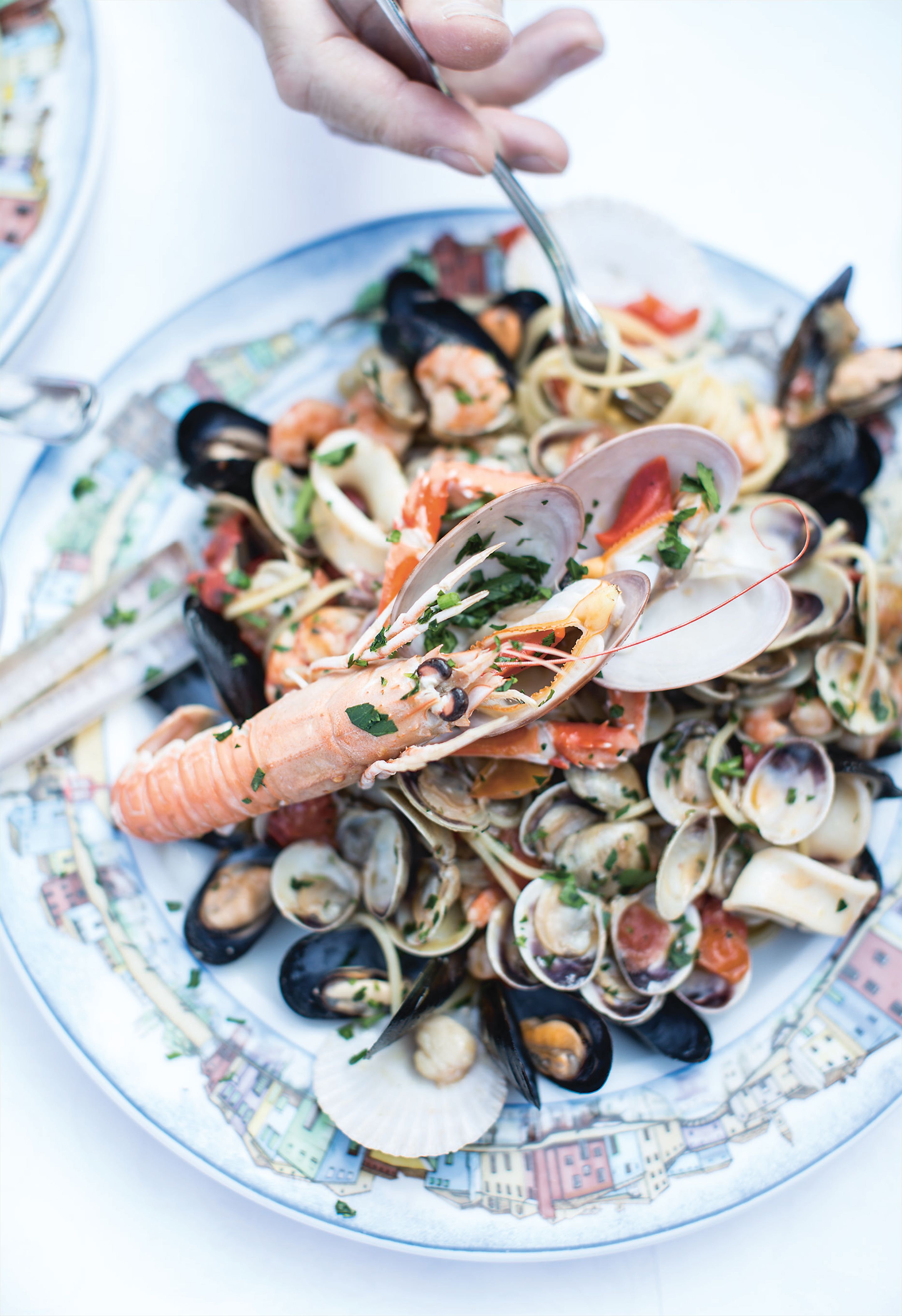 Linguine with seafood