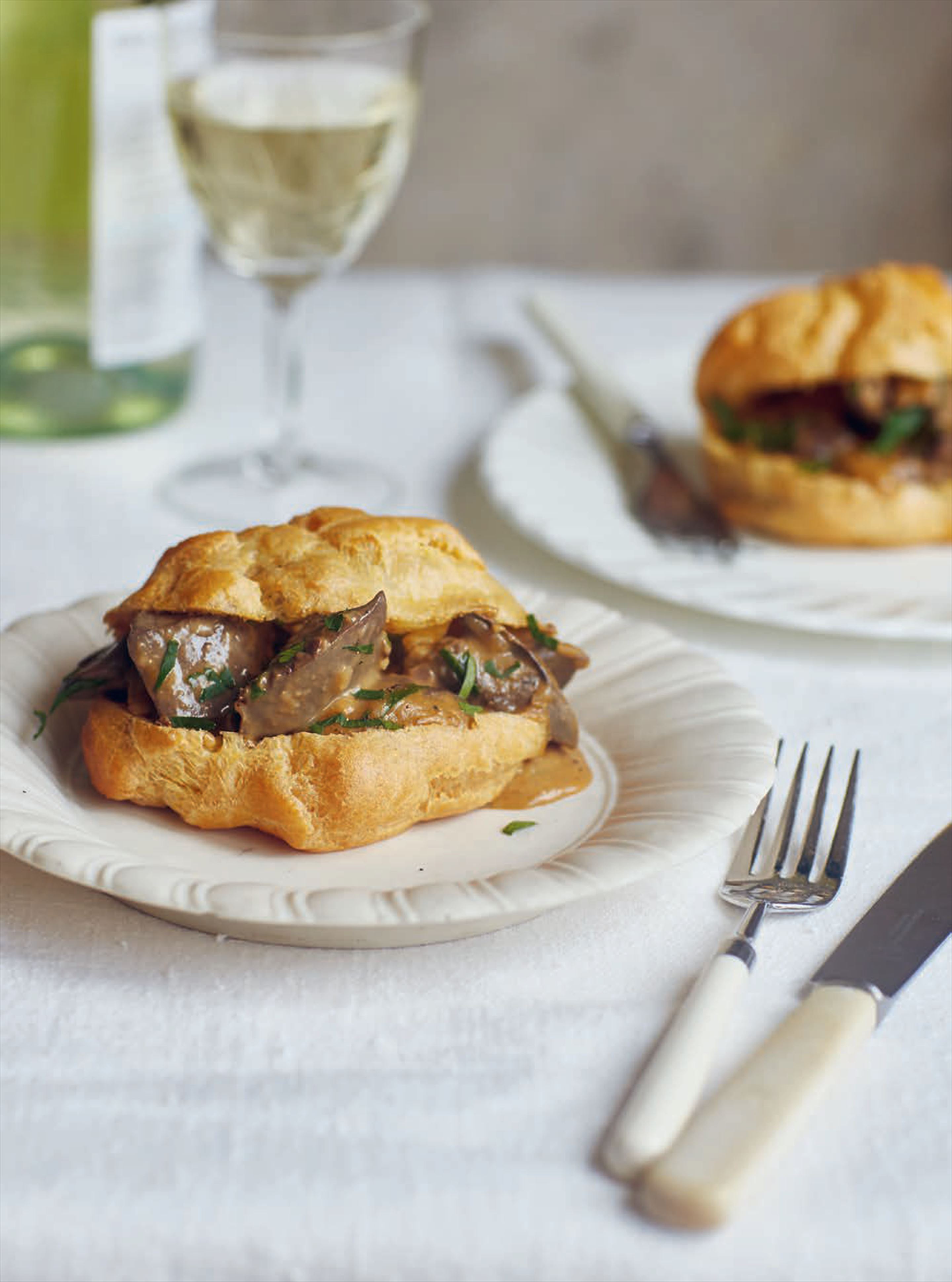 Choux pastry with chicken livers, cream & lemon