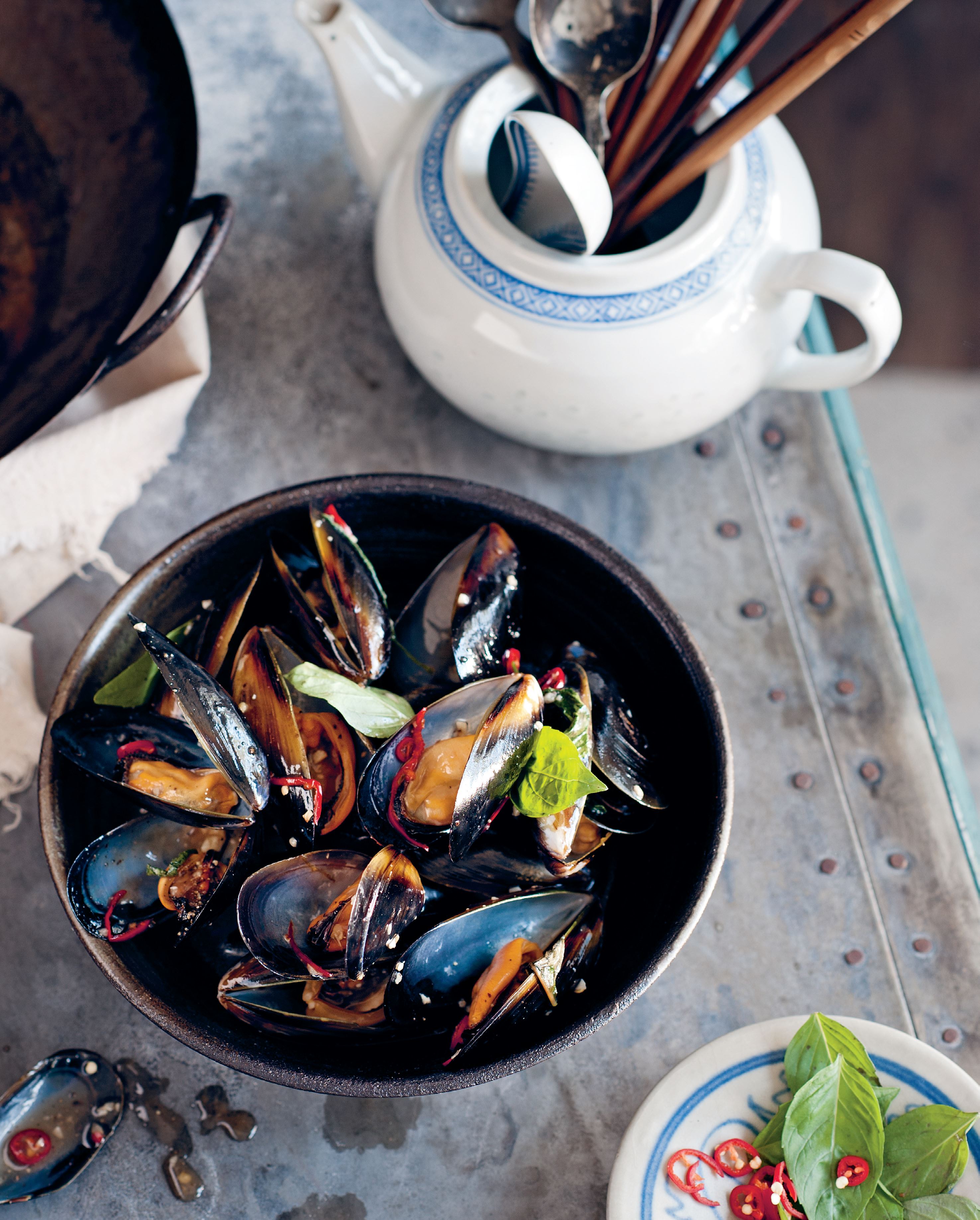 Black mussels with Asian basil and oyster sauce