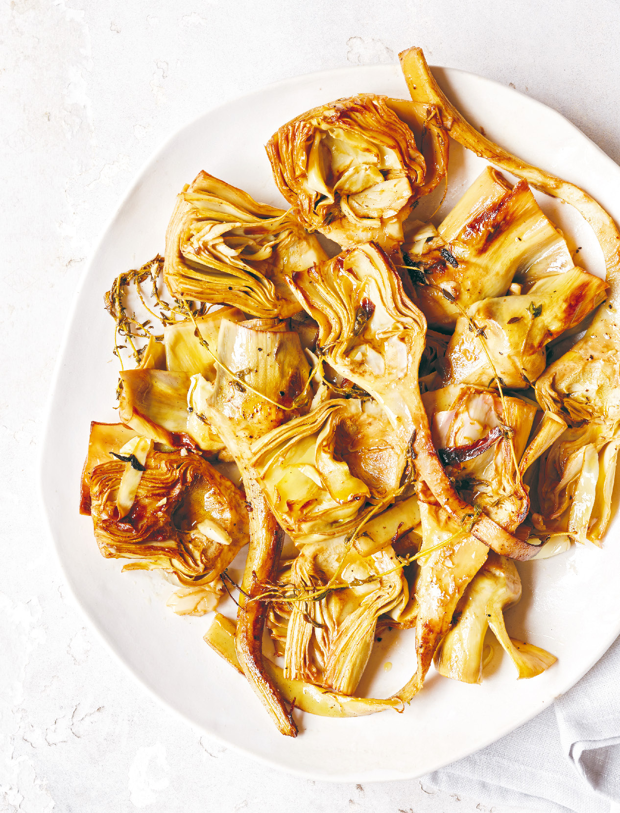 Braised artichokes with white wine and thyme