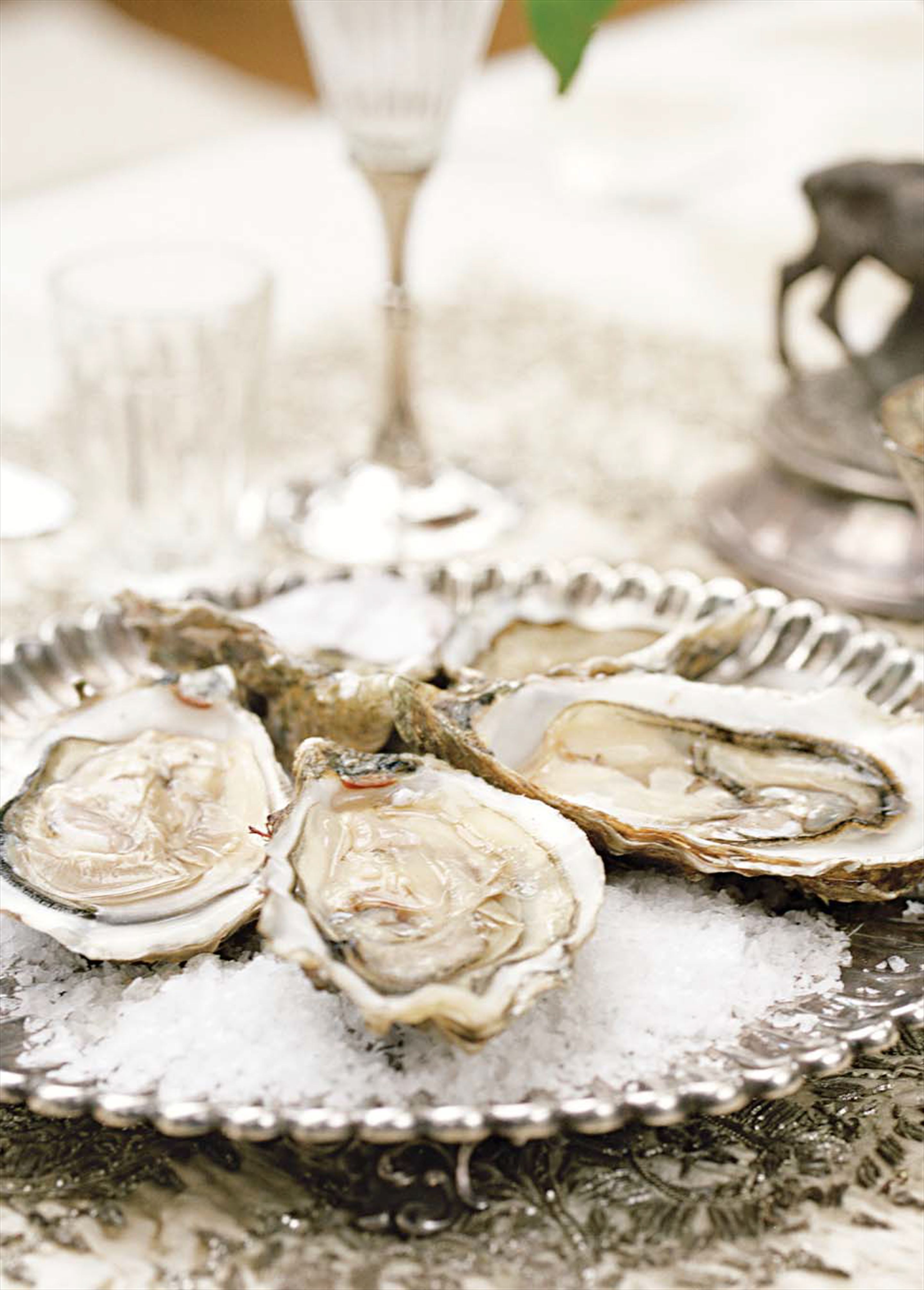 Oysters with mignonette sauce