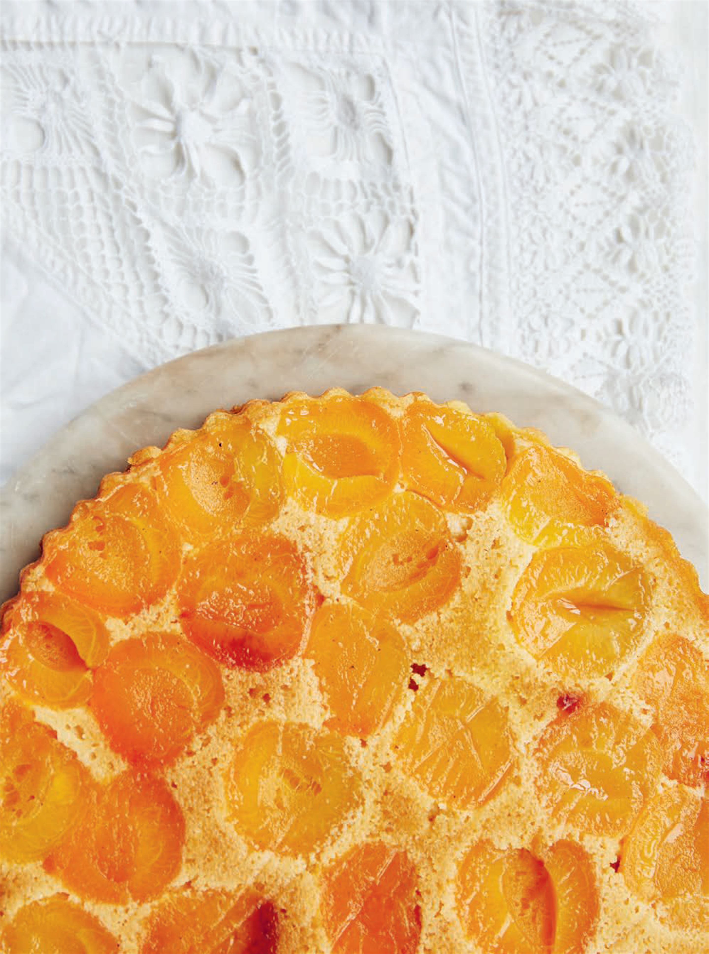 Apricot & frangipane cake
