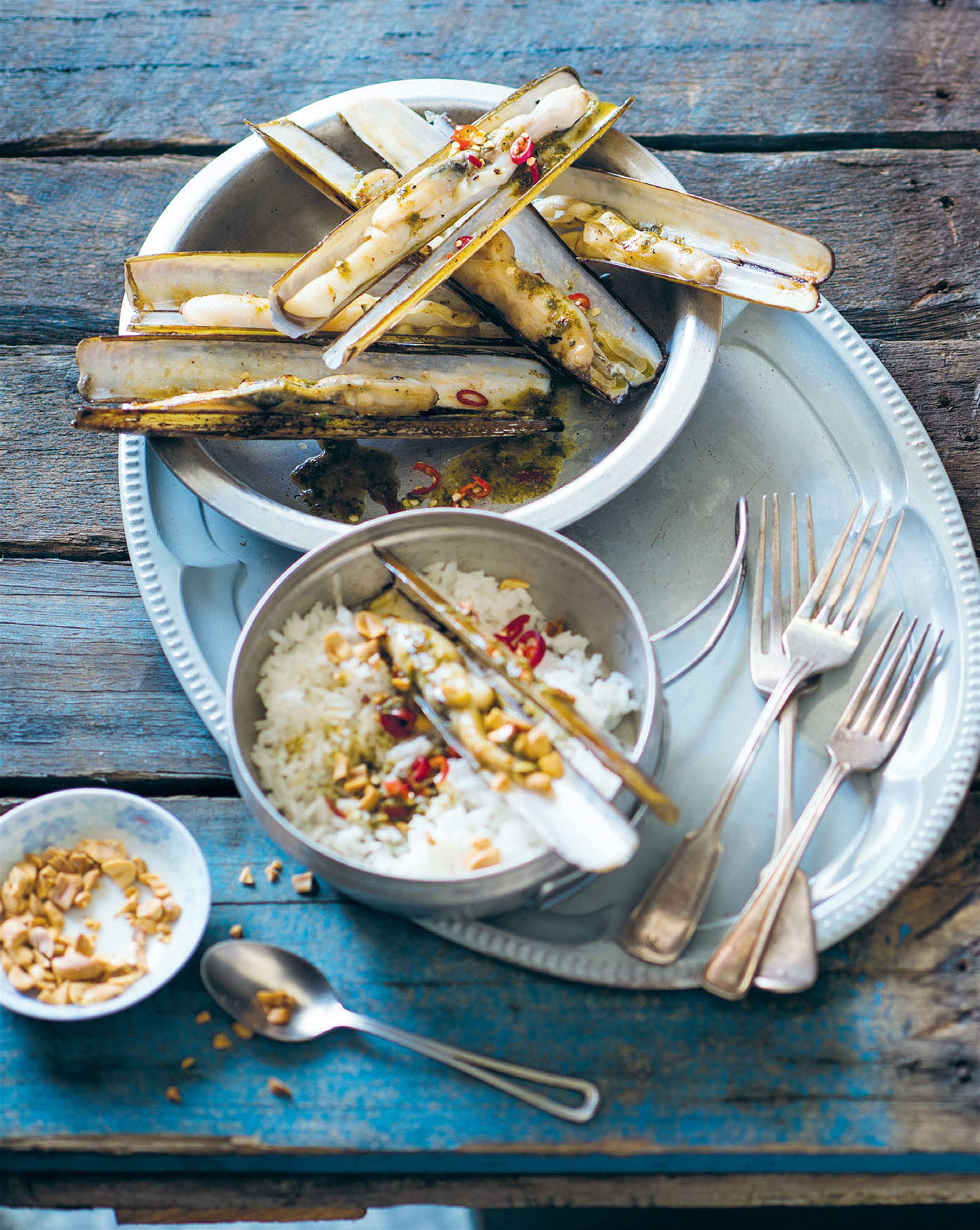 Chargrilled razor clams with lime dressing