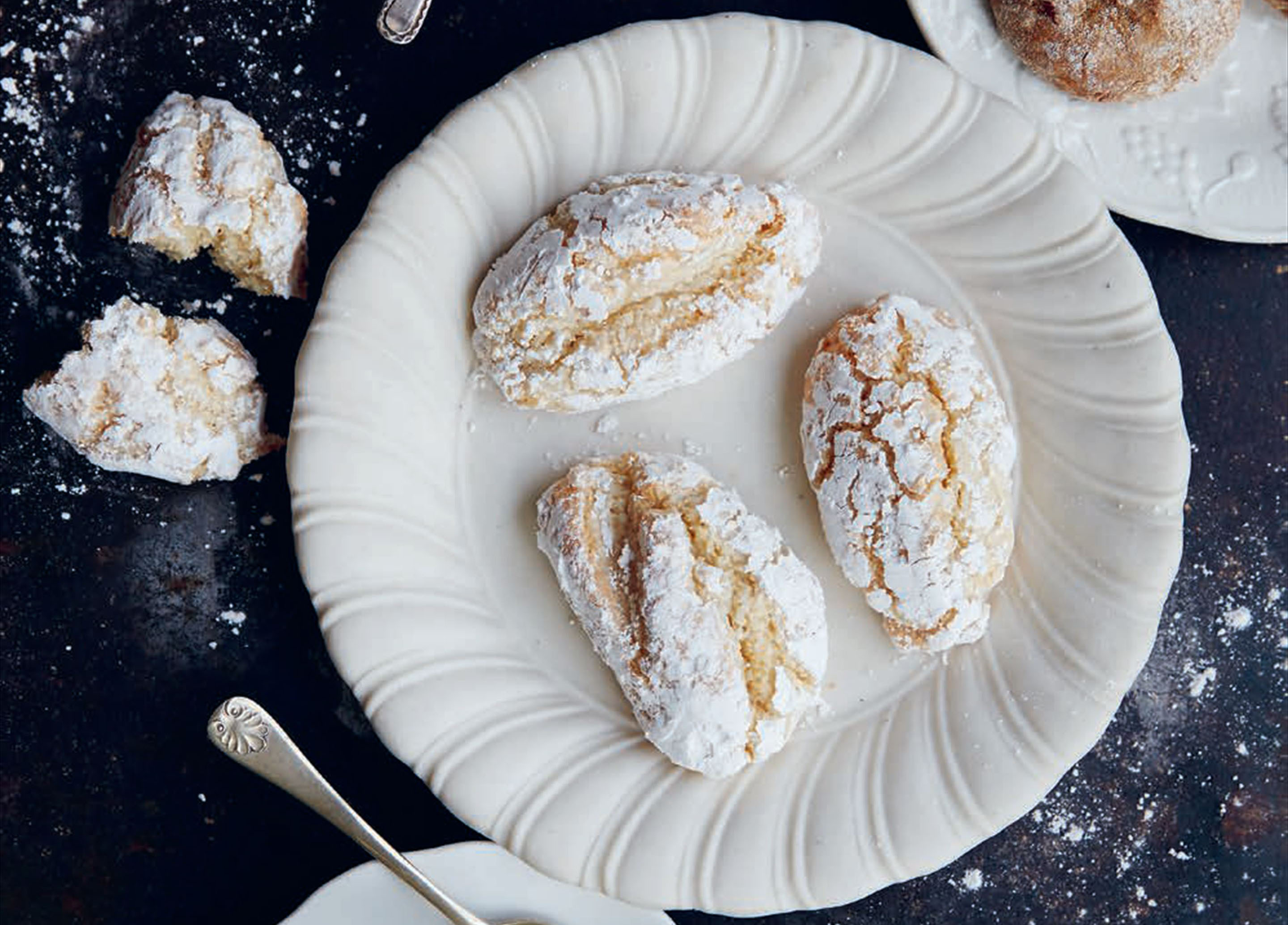 Sienese almond biscuits