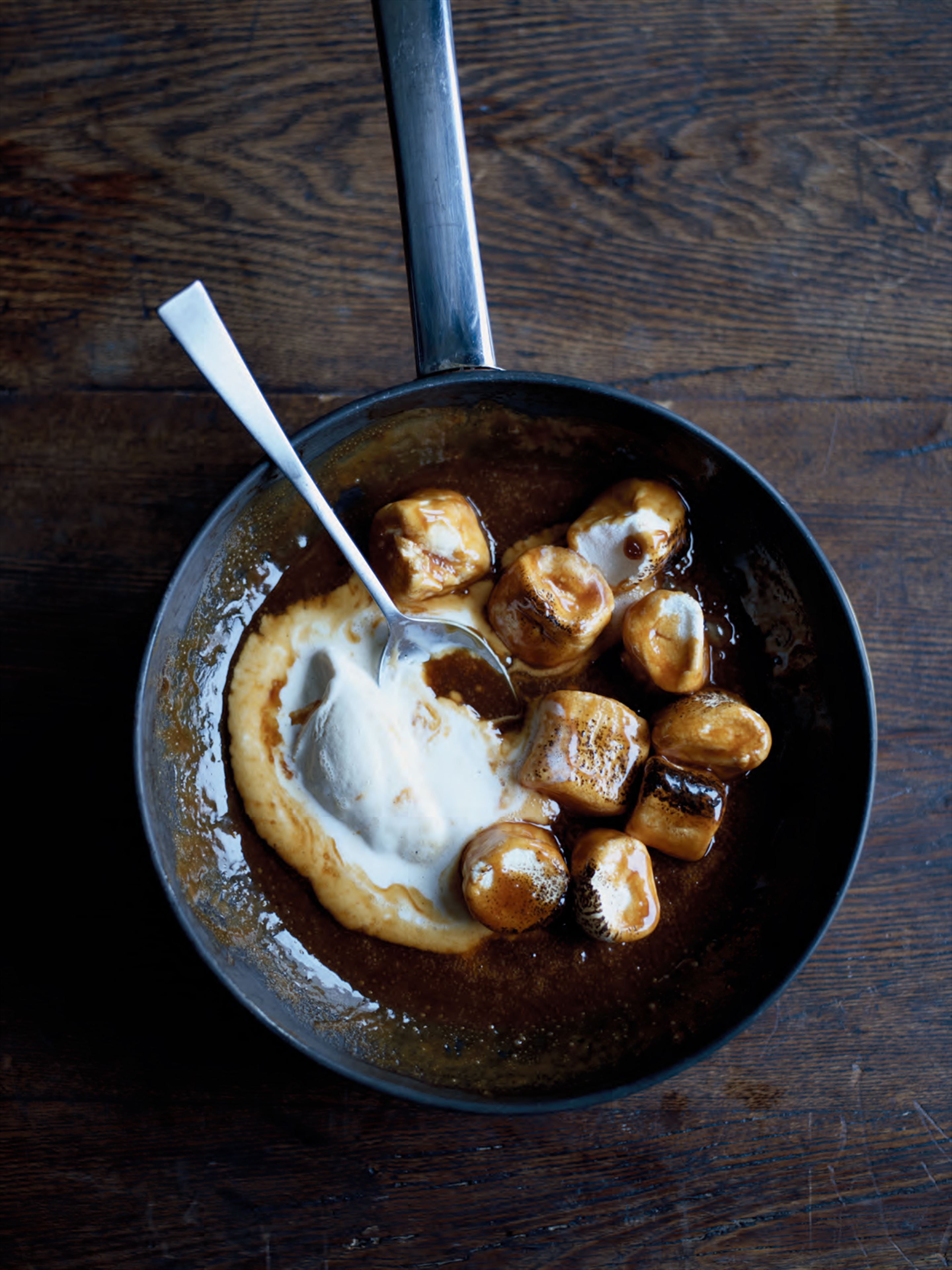 Ice cream with whisky toffee sauce & toasted marshmallows