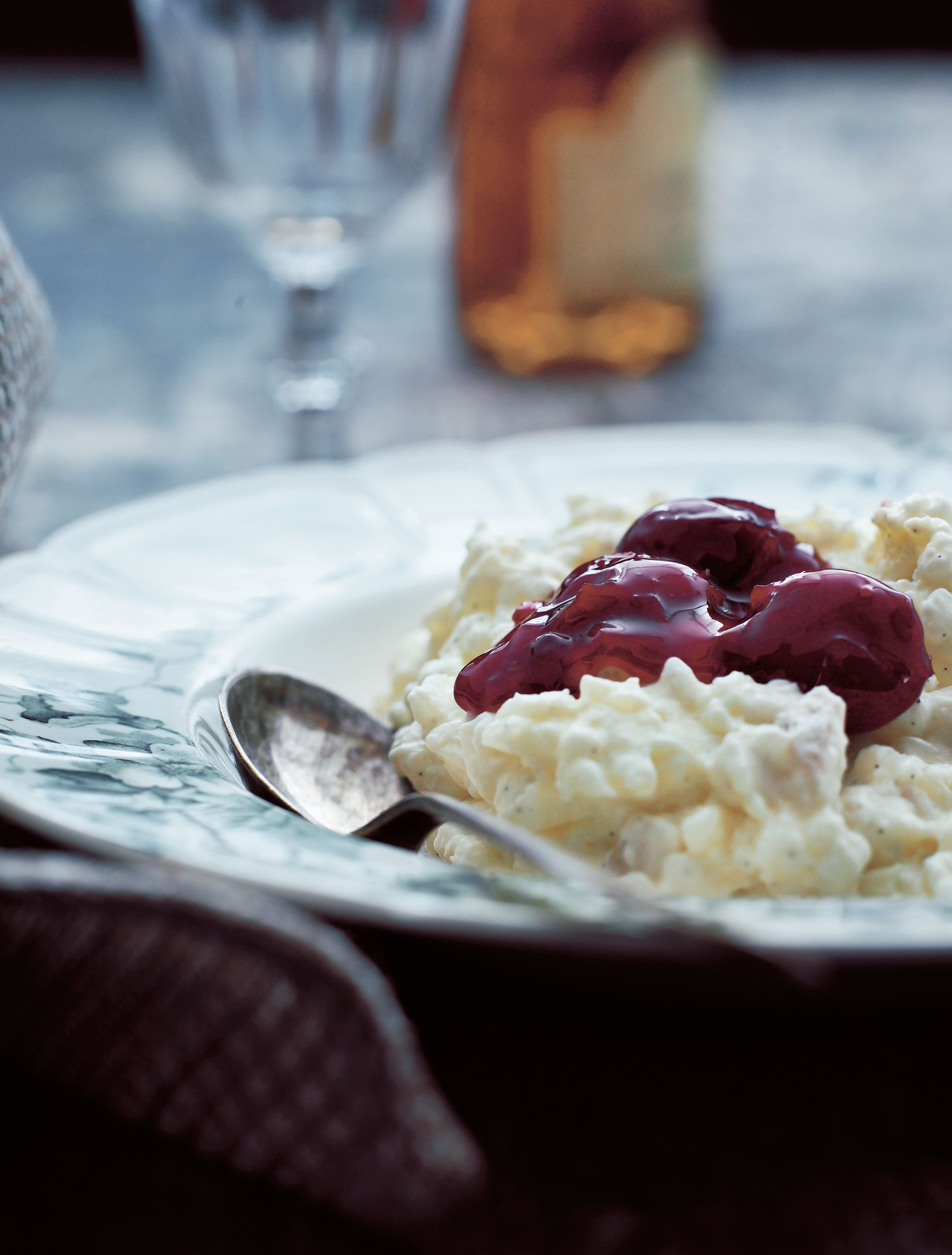 Rice pudding with warm cherry sauce