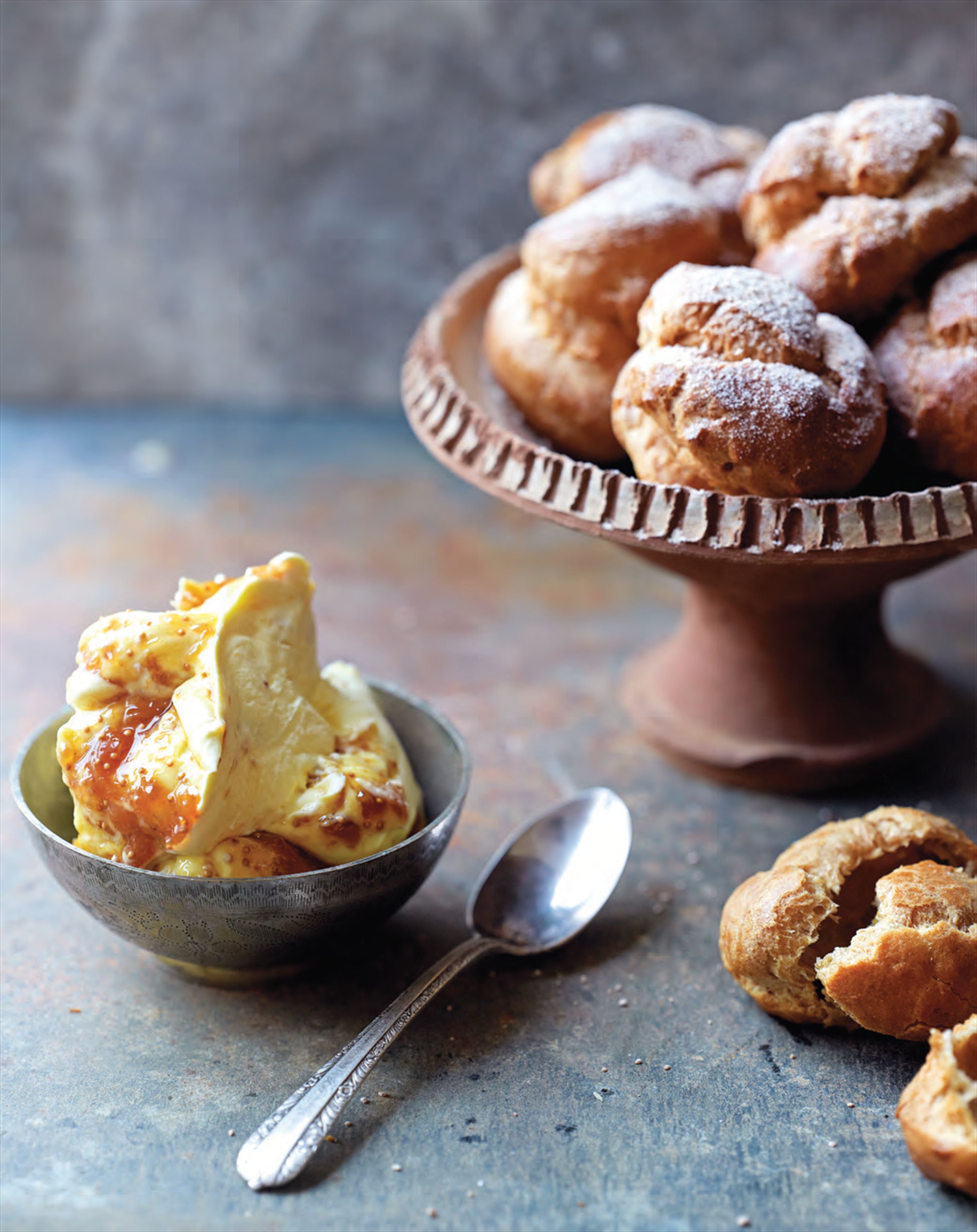 Profiteroles with thick fig cream