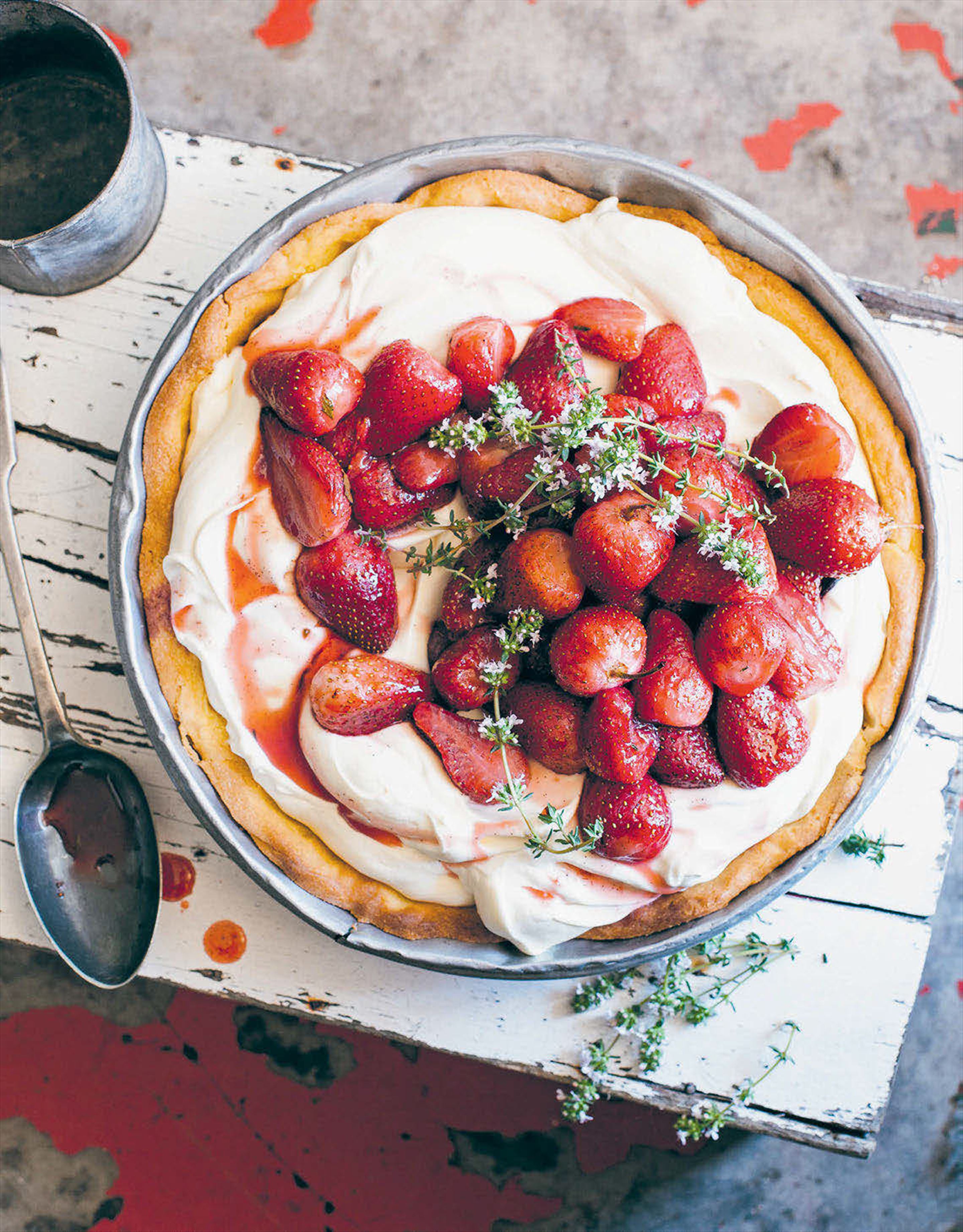 Roasted strawberries and cream pie