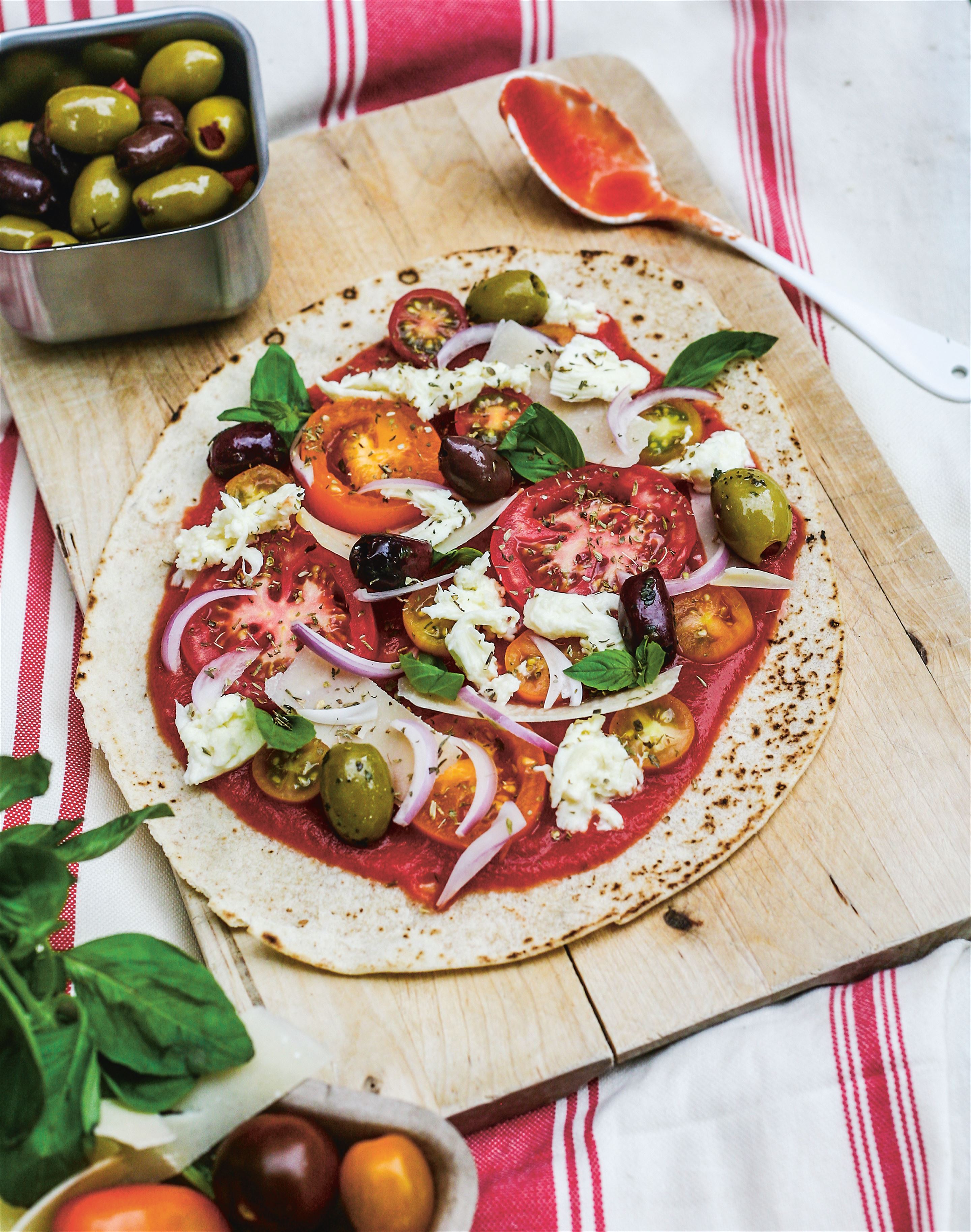 No-bake mediterranean flatbread pizza
