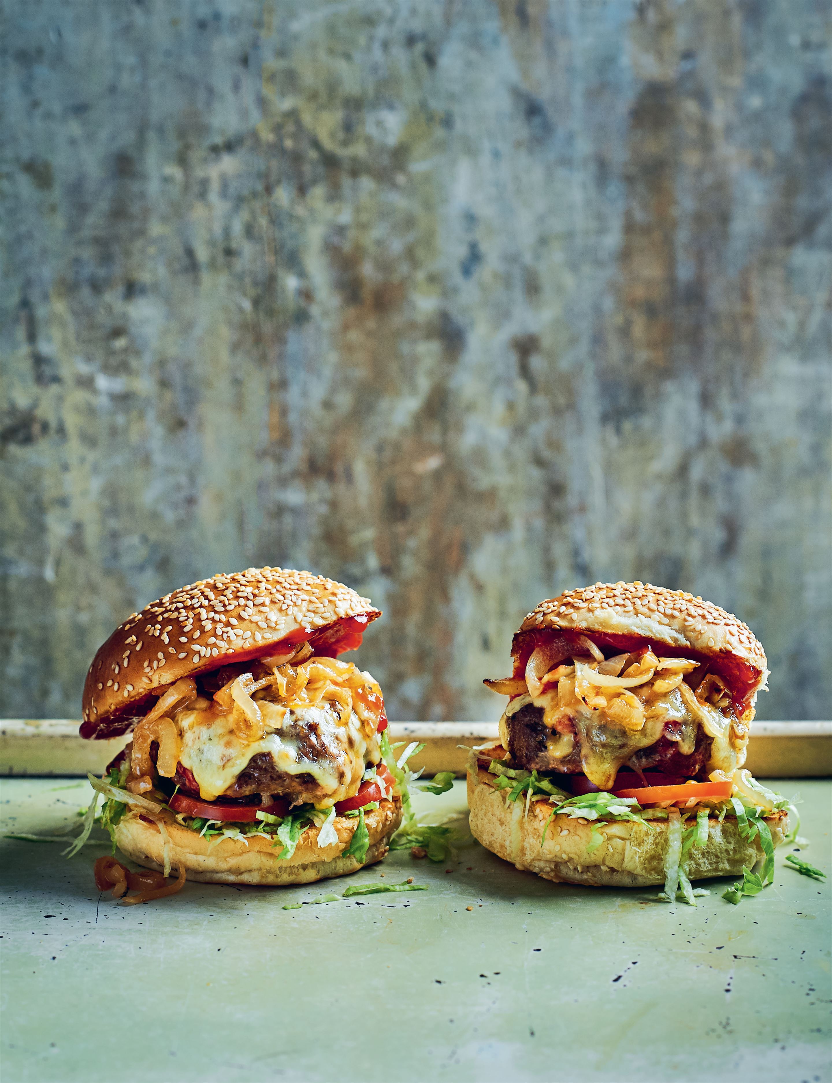 Spicy cheese and bacon burgers
