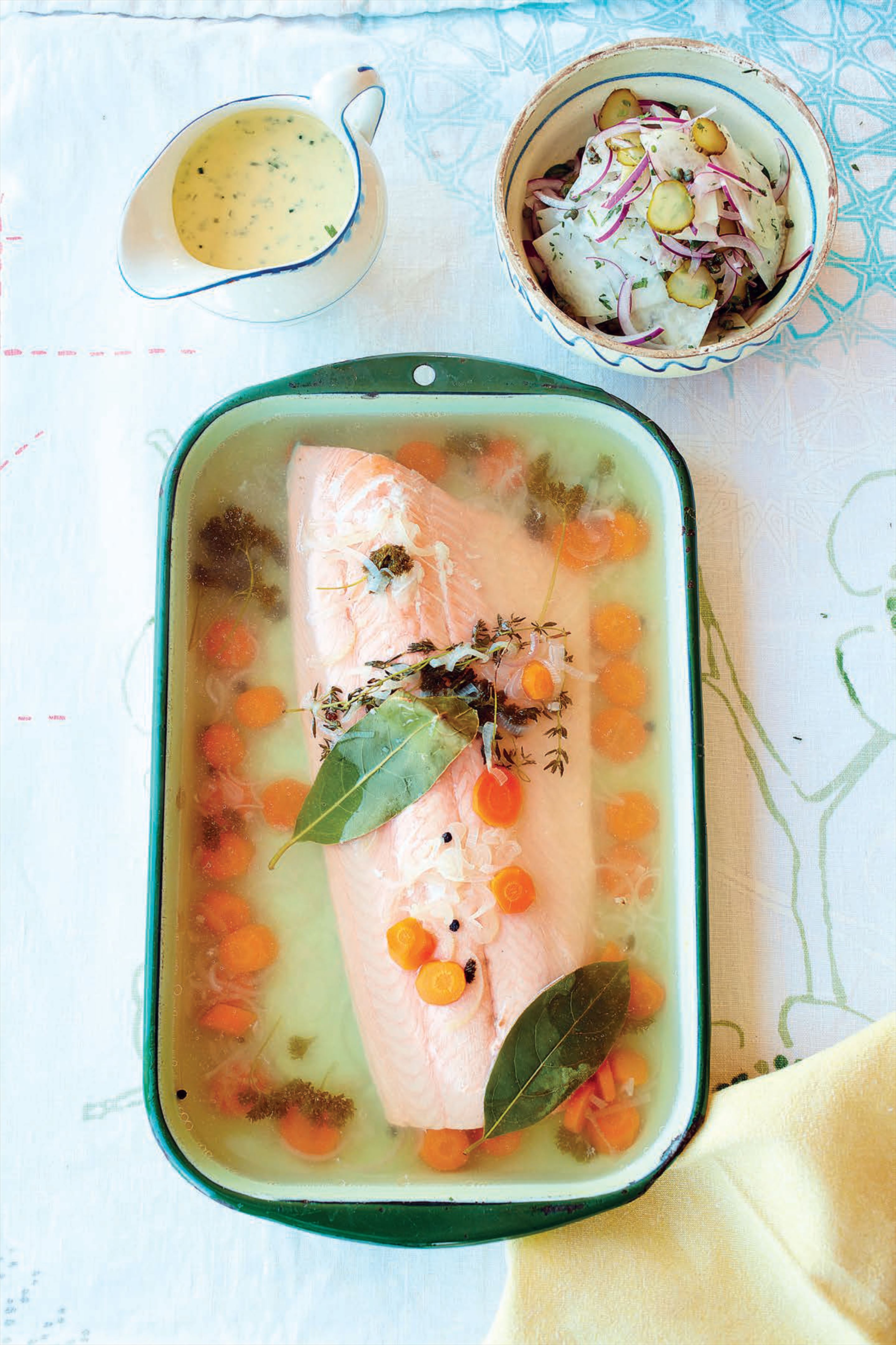 Salmon and kohlrabi tartare salad