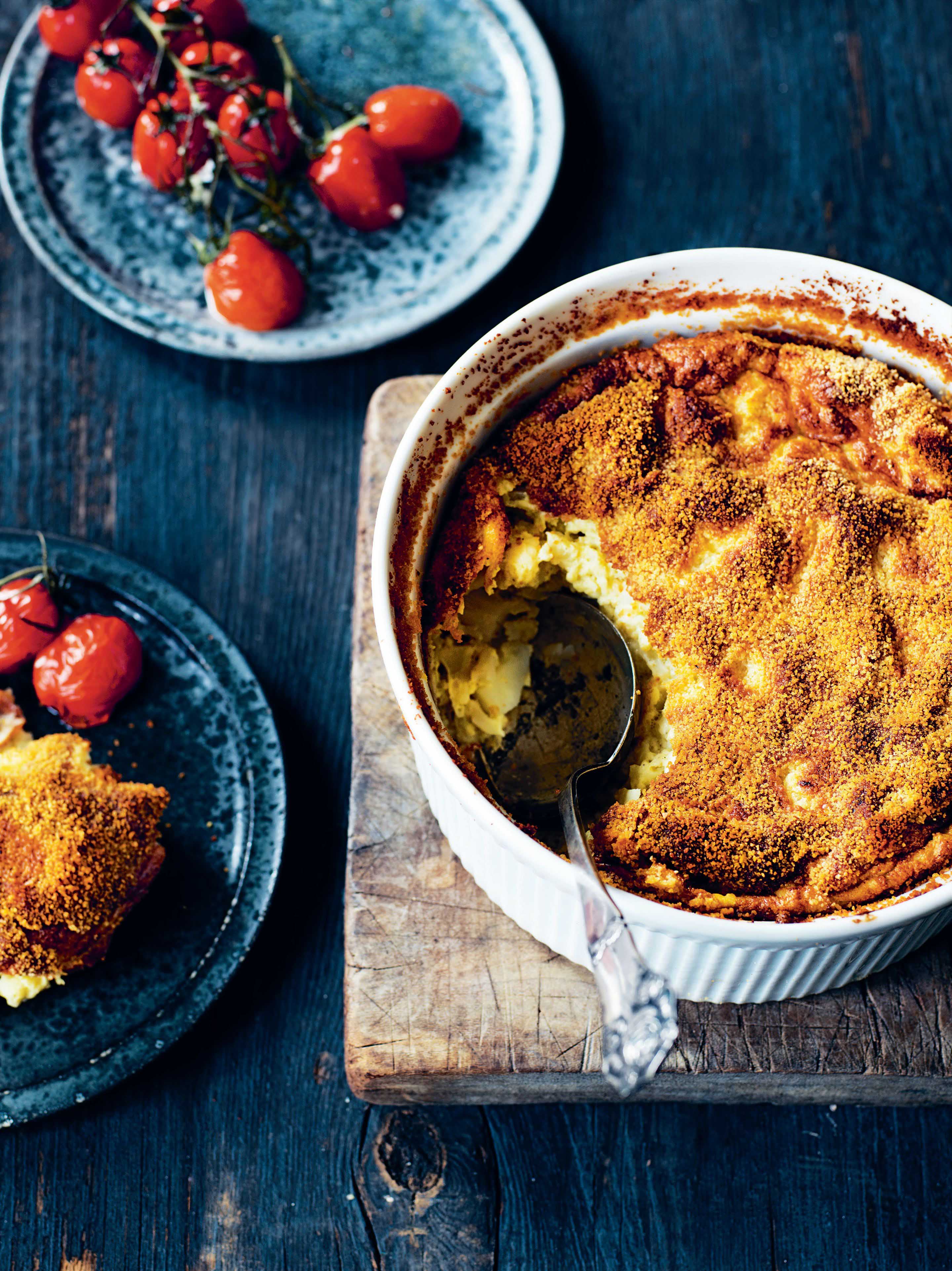 Cauliflower gratin with baked tomatoes
