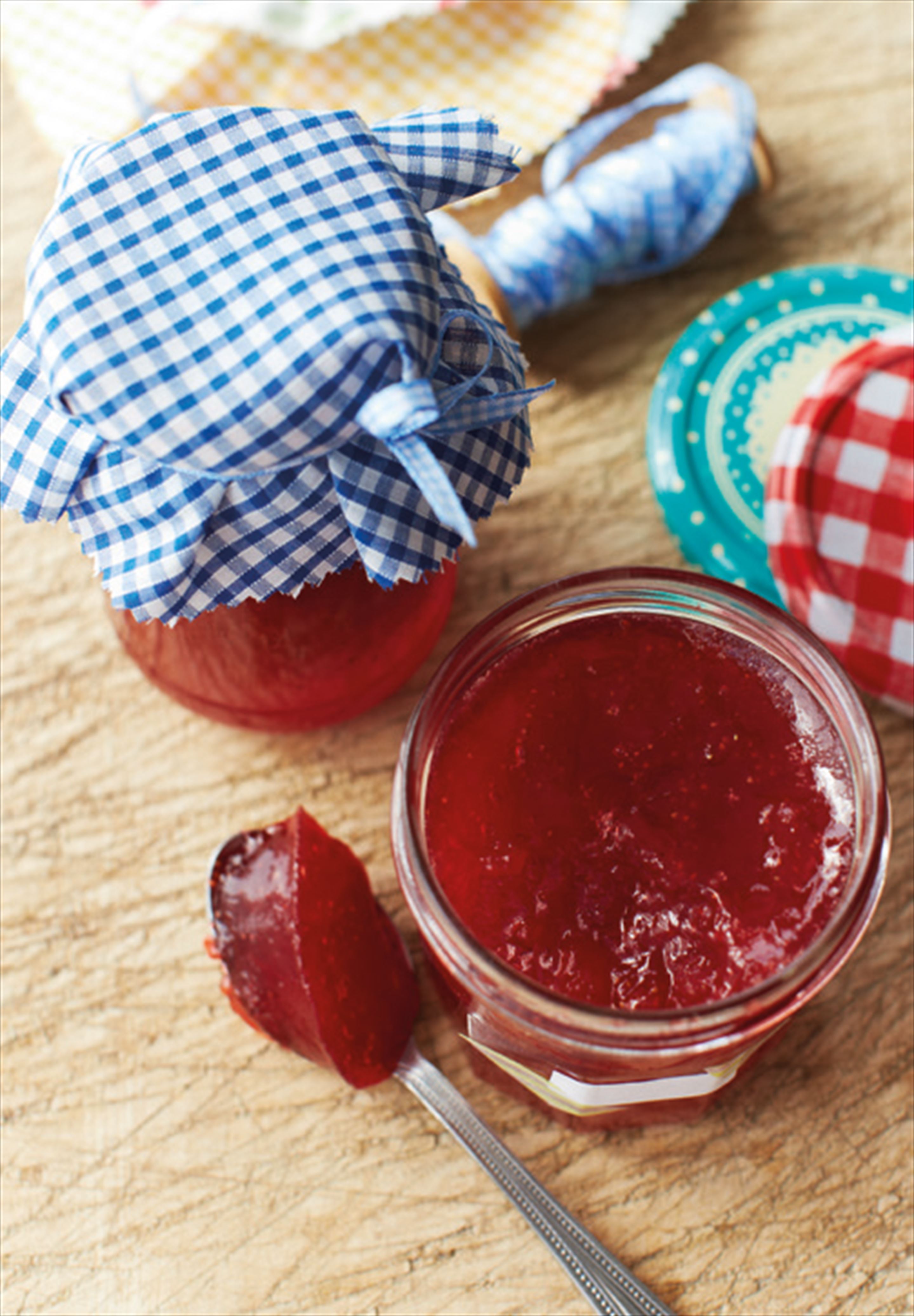 Double quick strawberry and rose jam