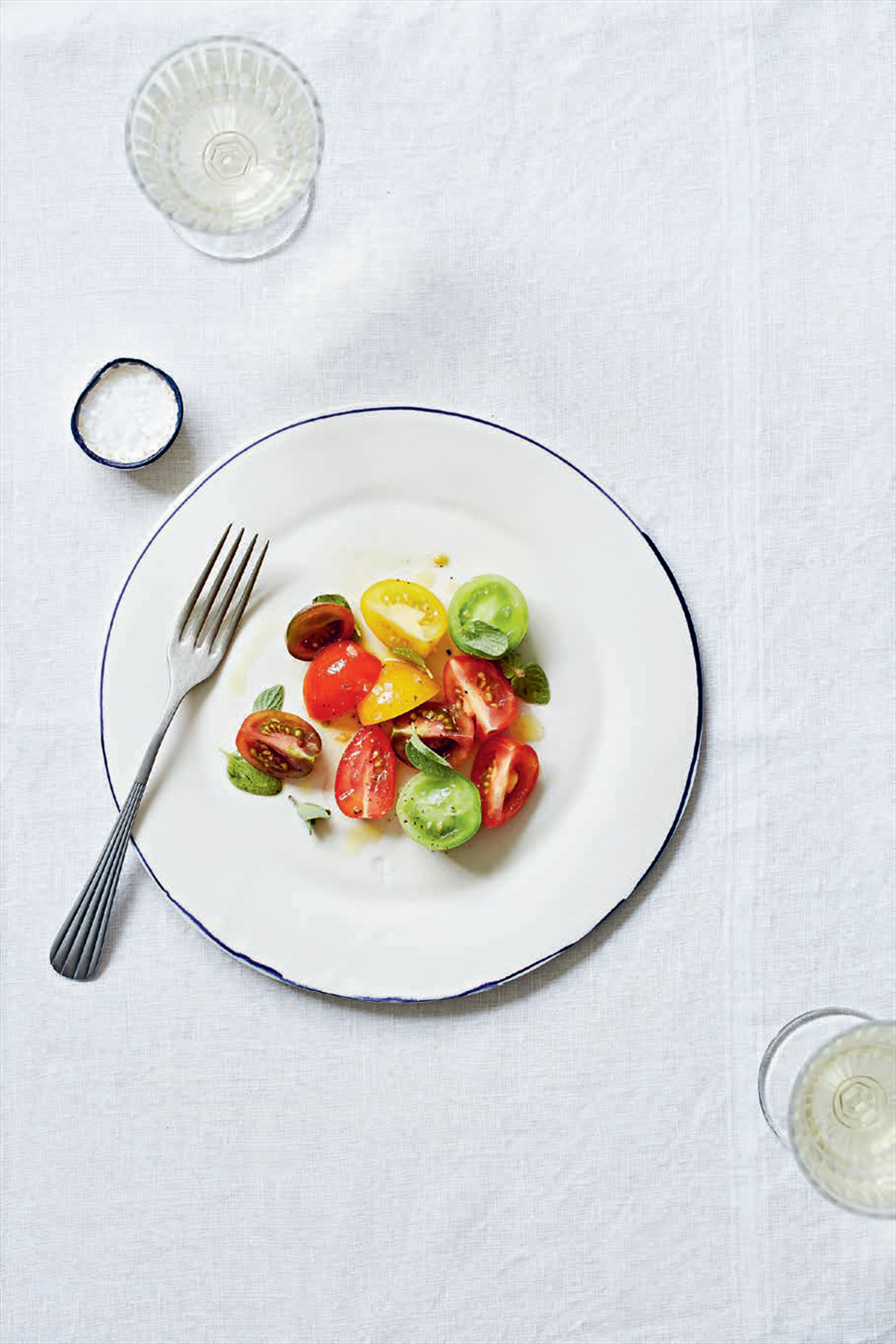 Tomato & oregano salad