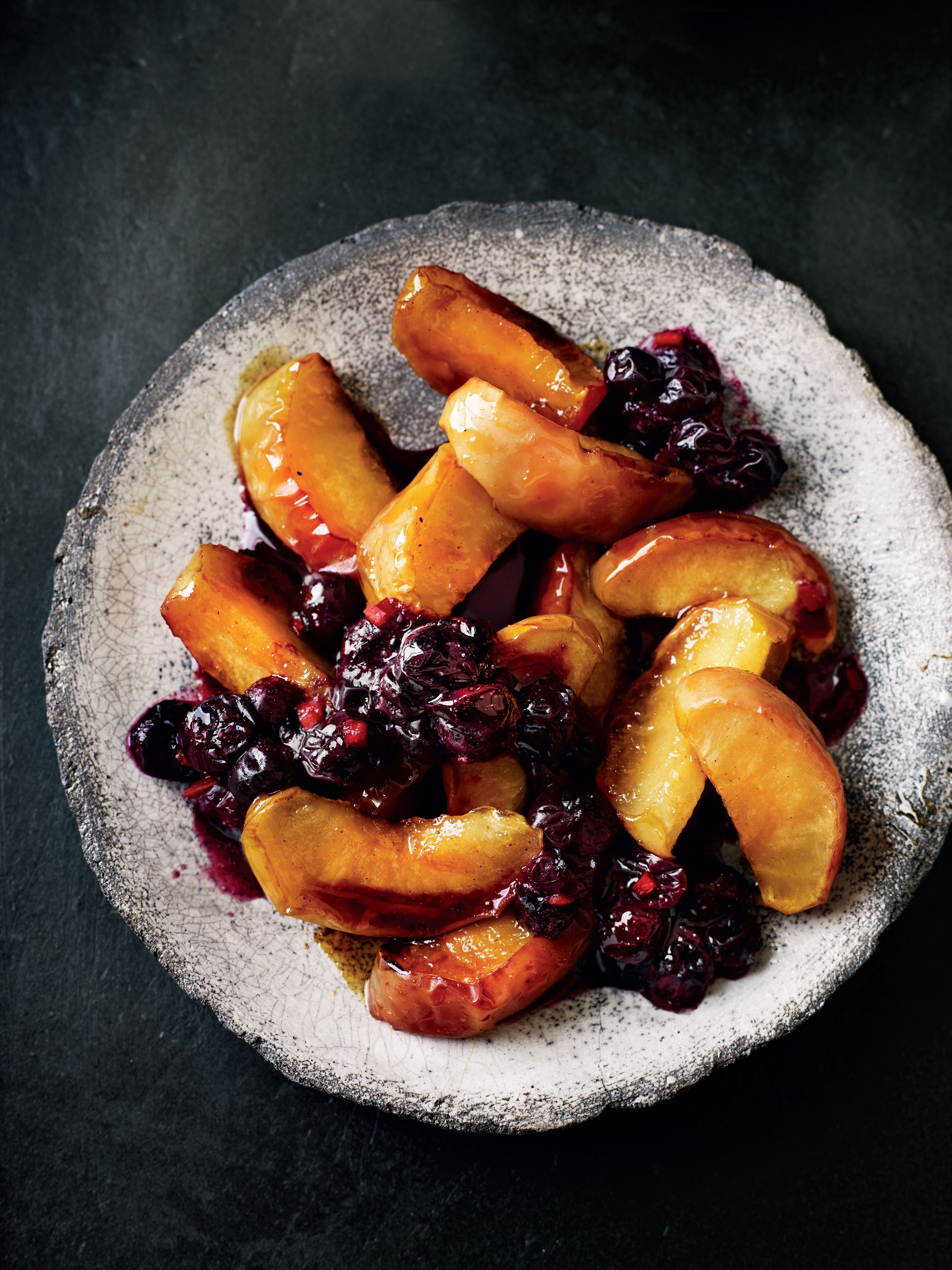 Baked spiced apple wedges with heart-healthy compote